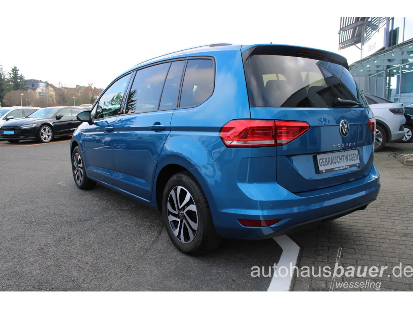 Volkswagen Touran 1.5 TSI Active Niebieski - 2