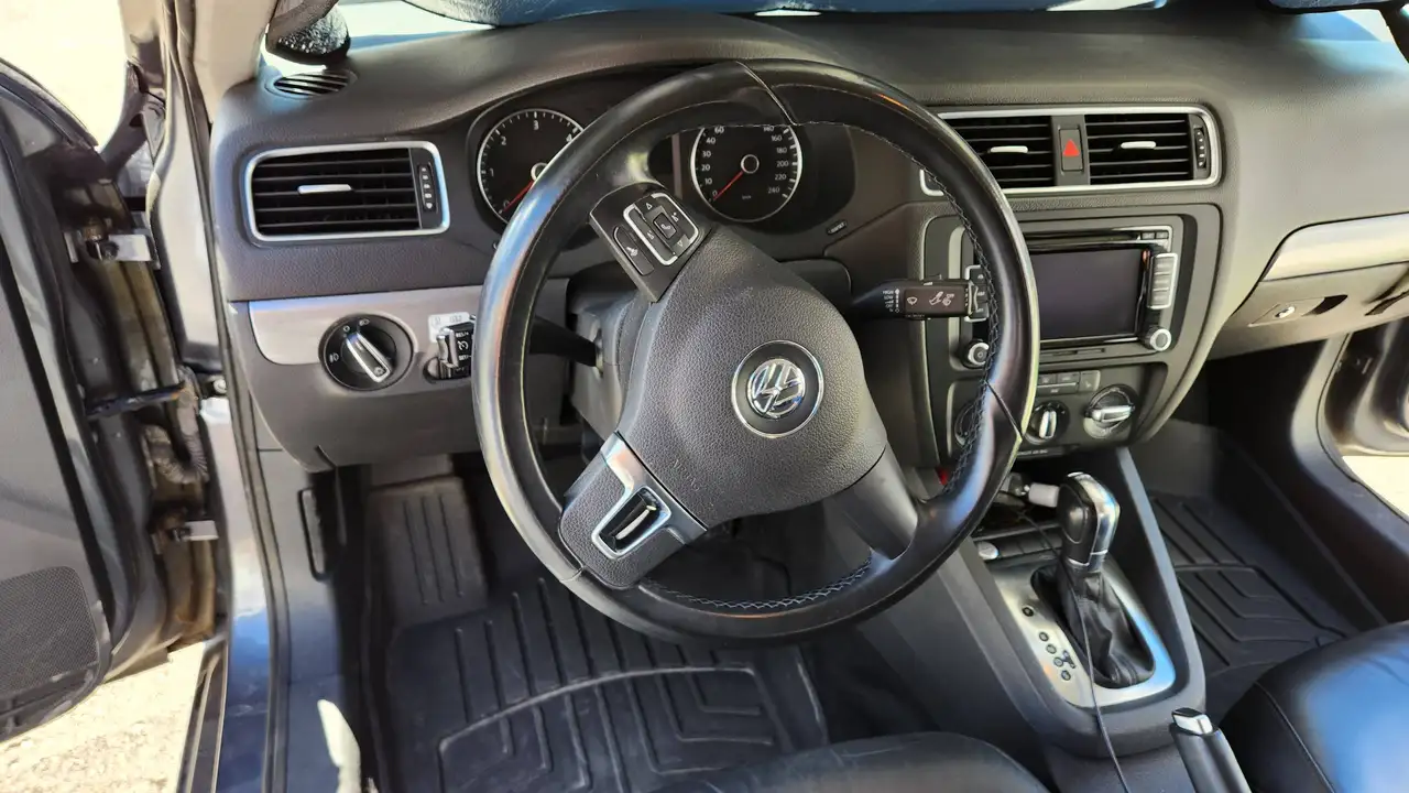 Volkswagen Jetta photo Volkswagen Jetta
