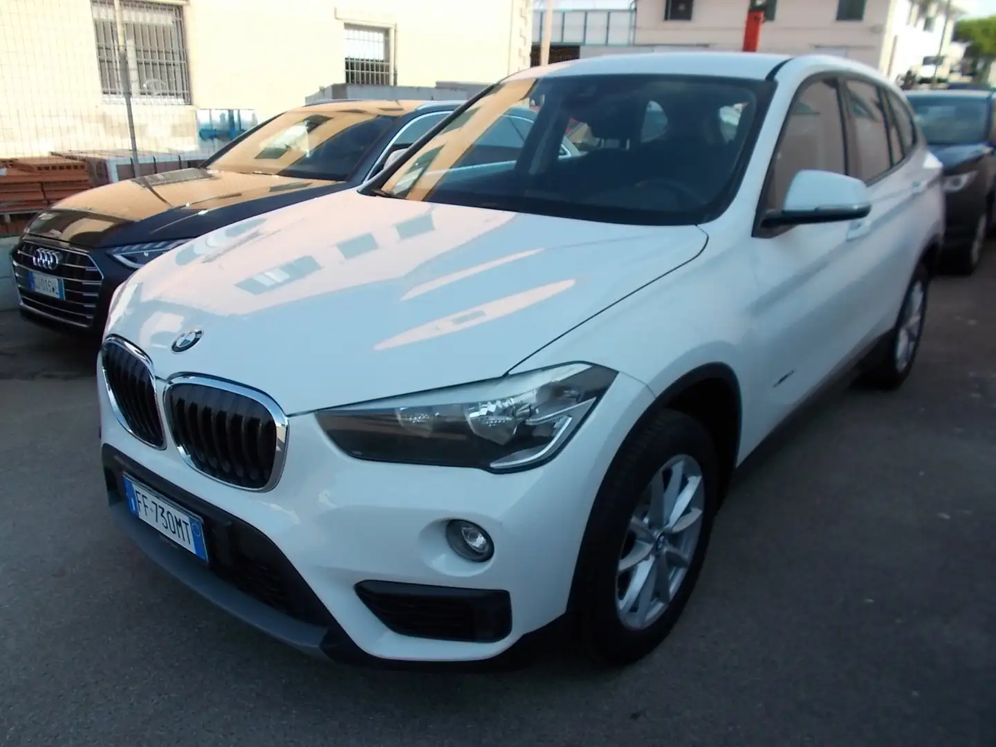 BMW X1 sdrive18d Advantage Blanc - 1