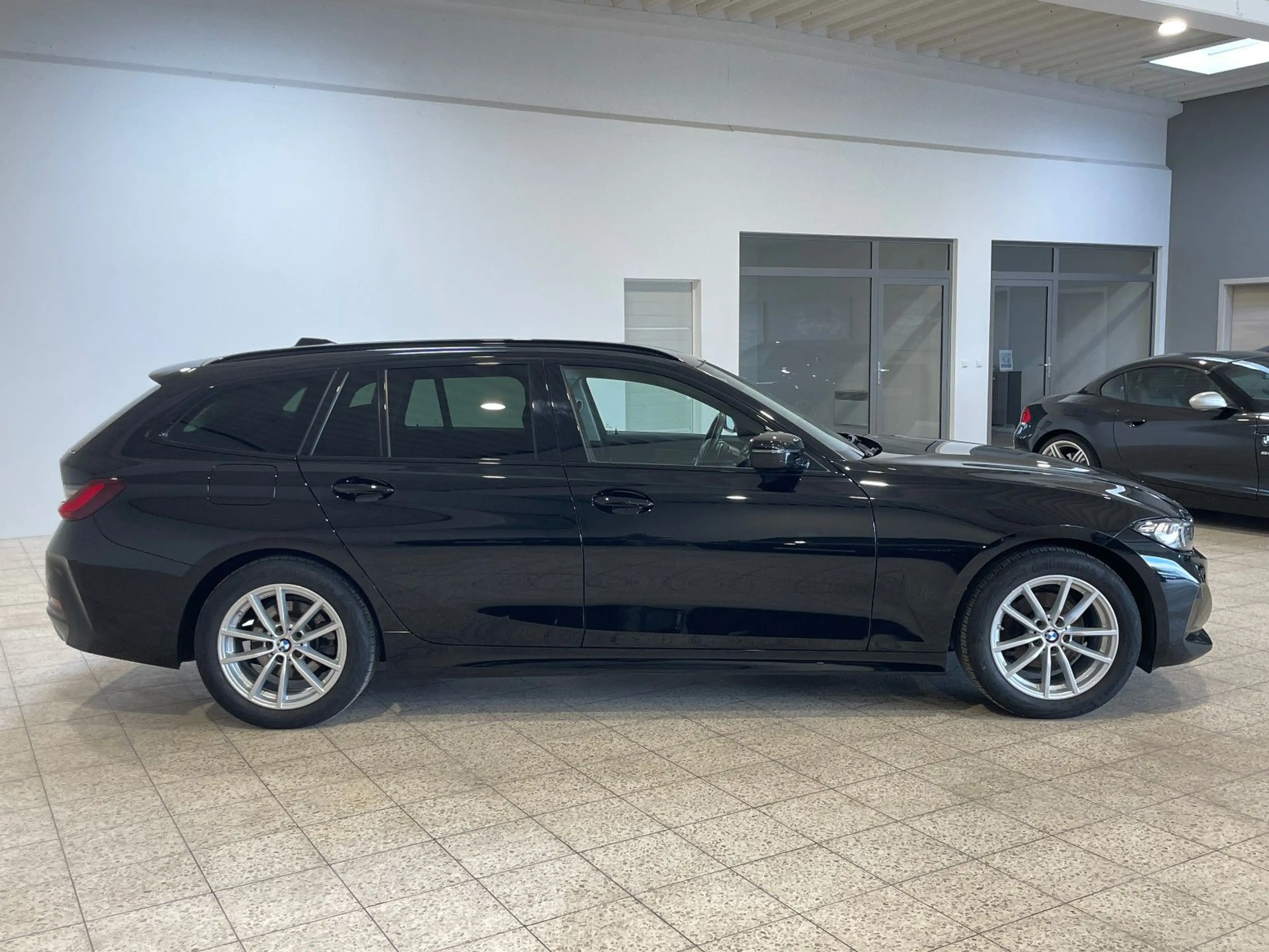 BMW 318 d Touring 1.Hand*Sport Sitze*Teil-Leder*M — photo 8