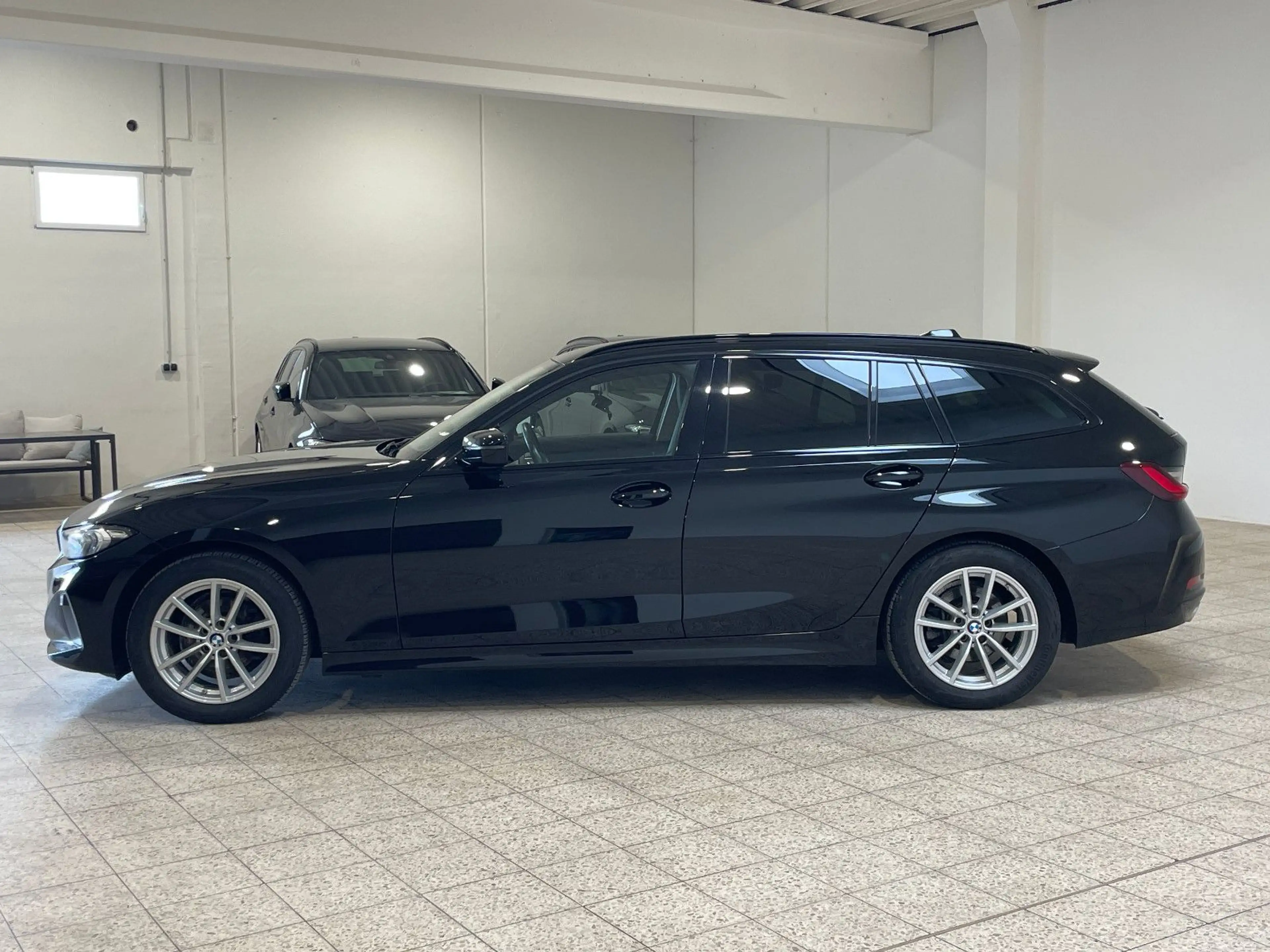 BMW 318 d Touring 1.Hand*Sport Sitze*Teil-Leder*M — photo 7