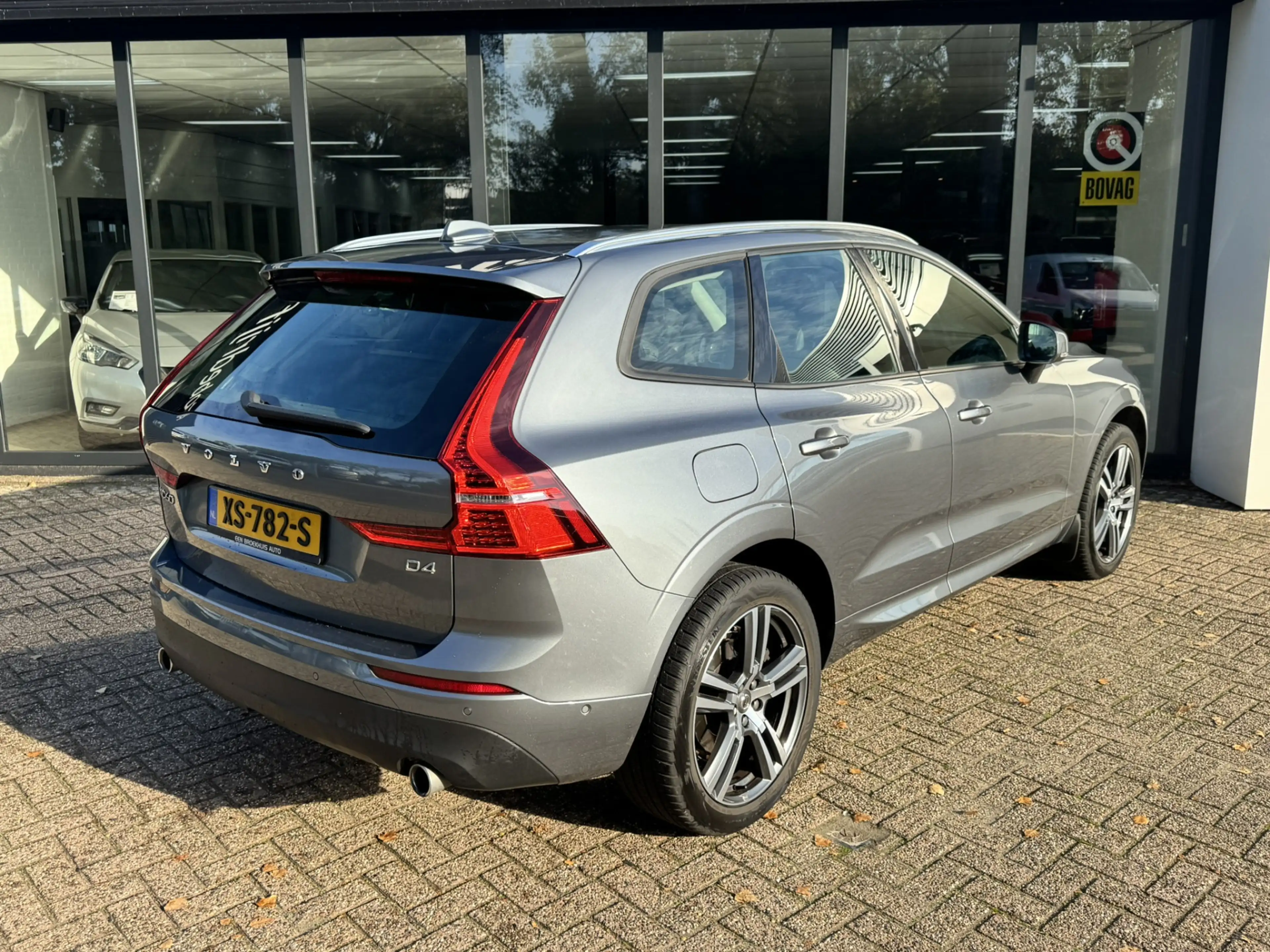 Volvo XC60 2.0 D4 191pk Momentum*Navi*AHK*EXPORT/EX.BPM* — photo 12