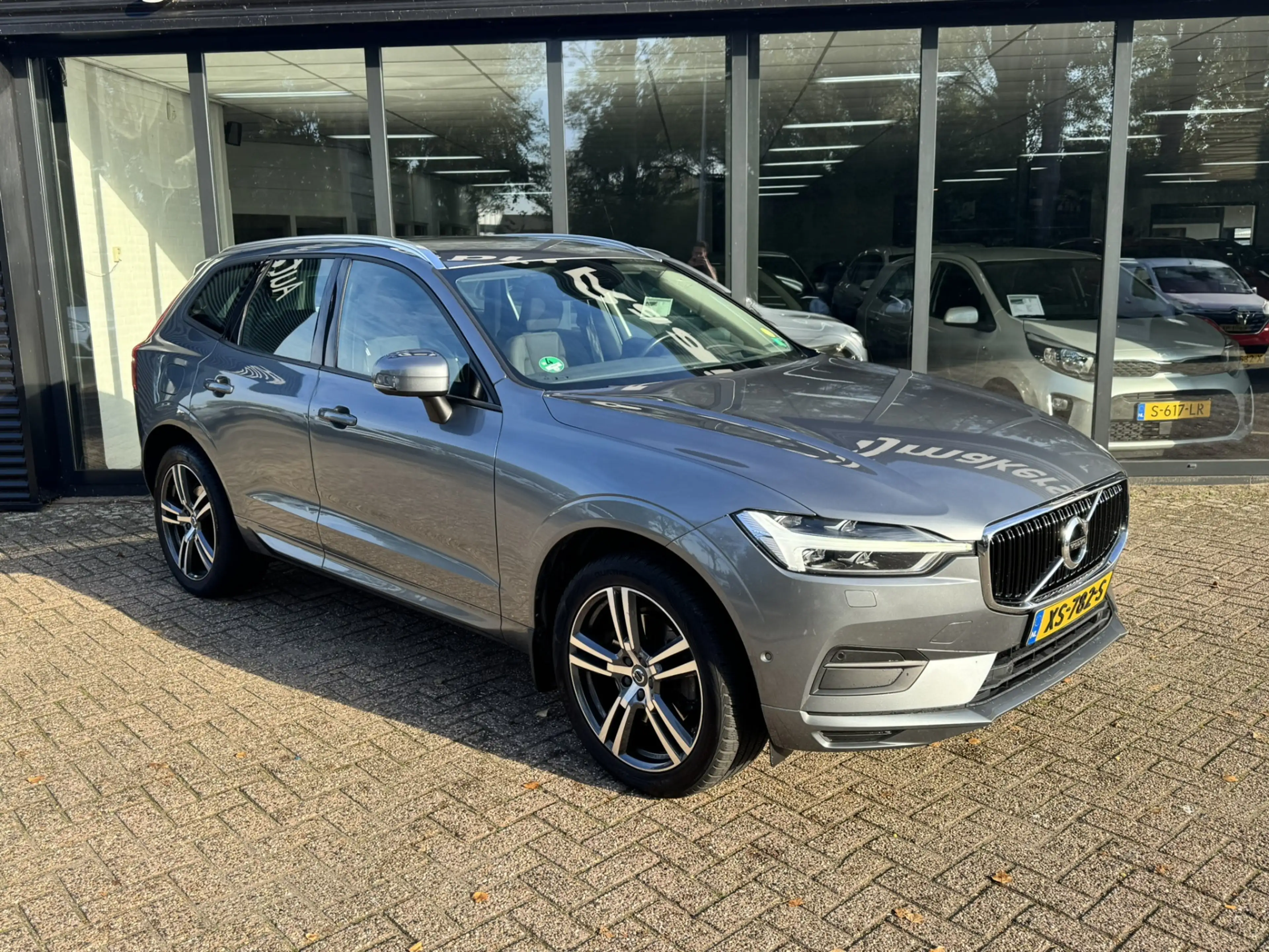 Volvo XC60 2.0 D4 191pk Momentum*Navi*AHK*EXPORT/EX.BPM* — photo 4