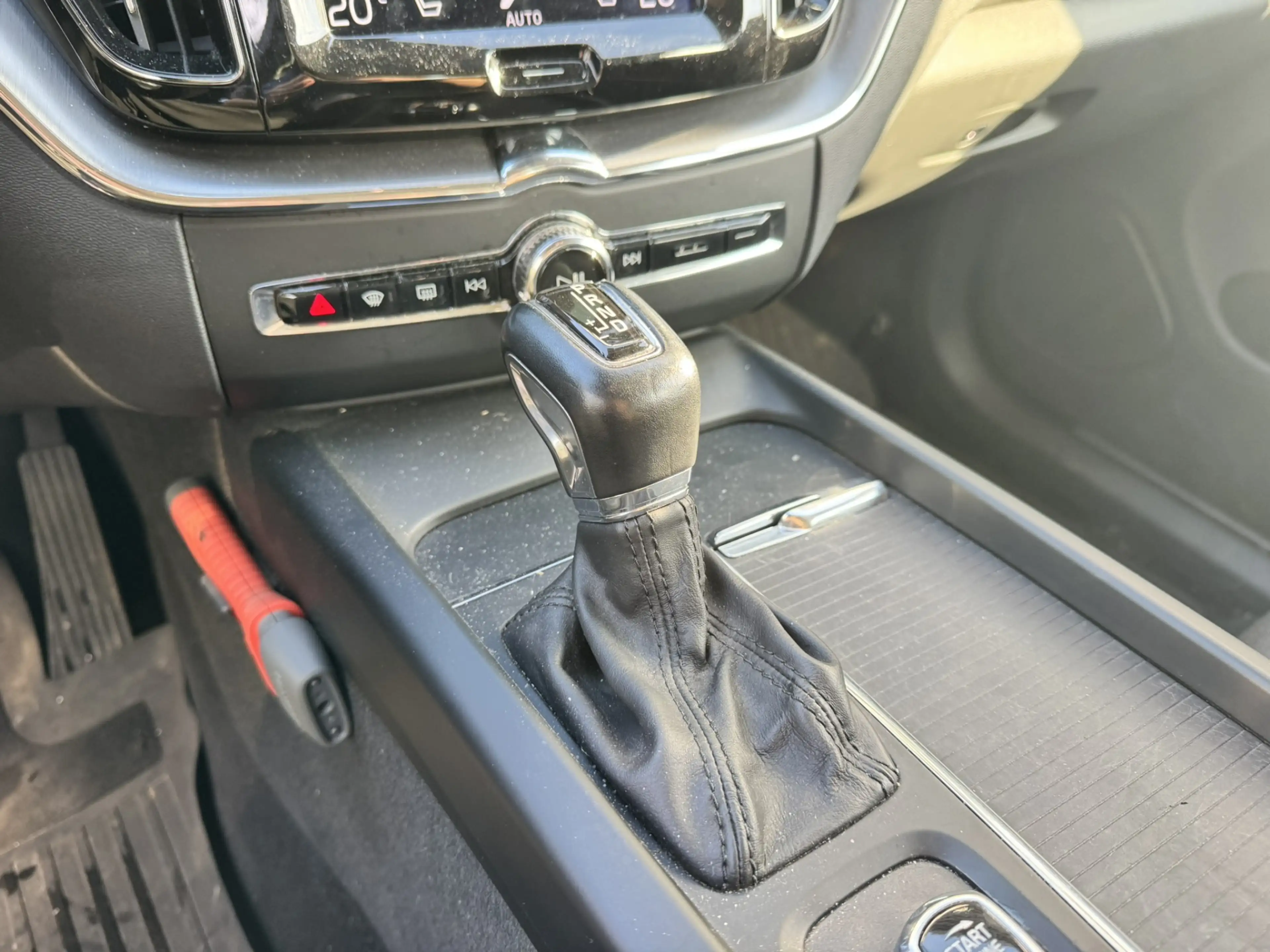 Volvo XC60 2.0 D4 191pk Momentum*Navi*AHK*EXPORT/EX.BPM* — photo 6