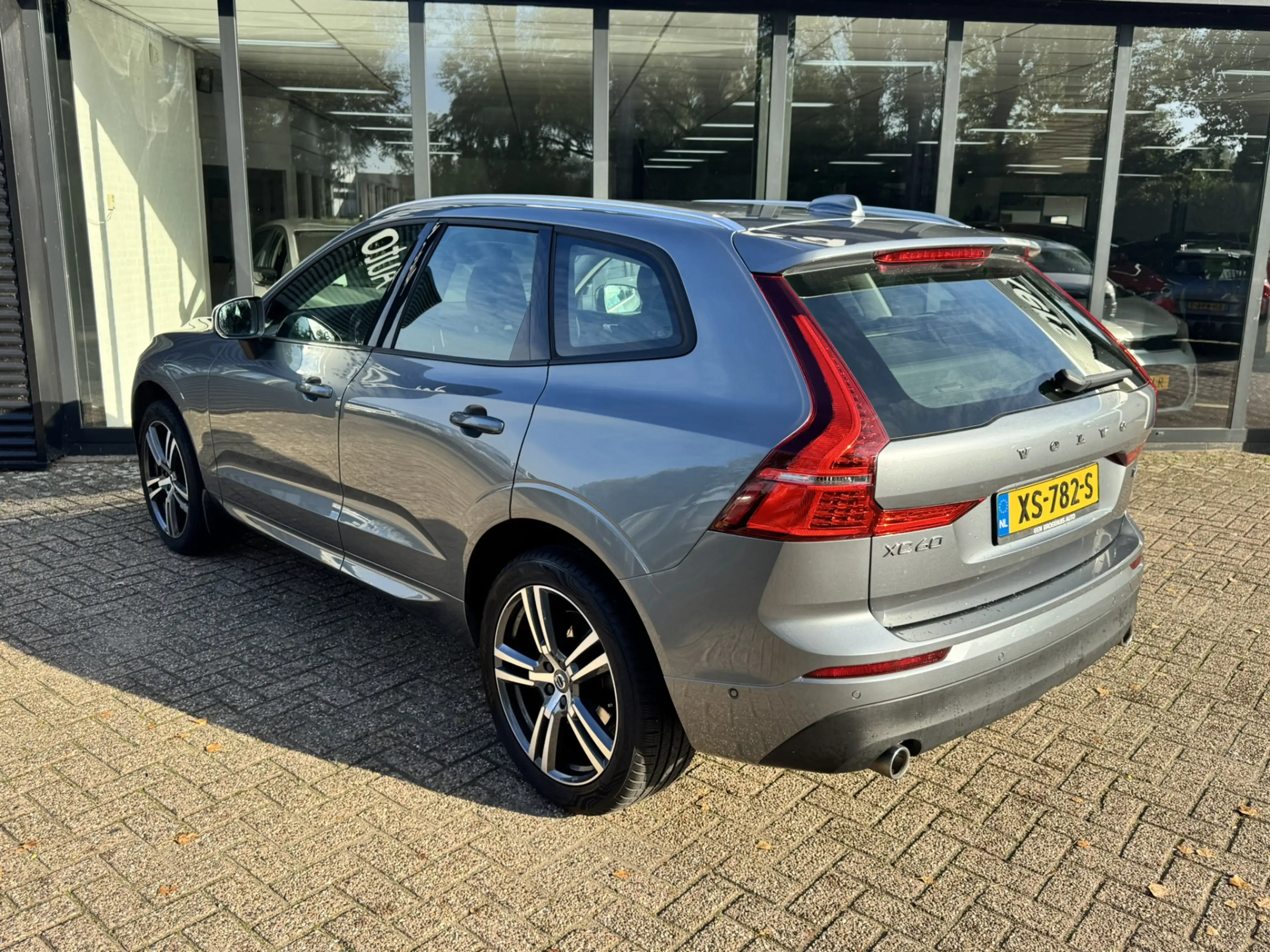 Volvo XC60 2.0 D4 191pk Momentum*Navi*AHK*EXPORT/EX.BPM* — photo 10