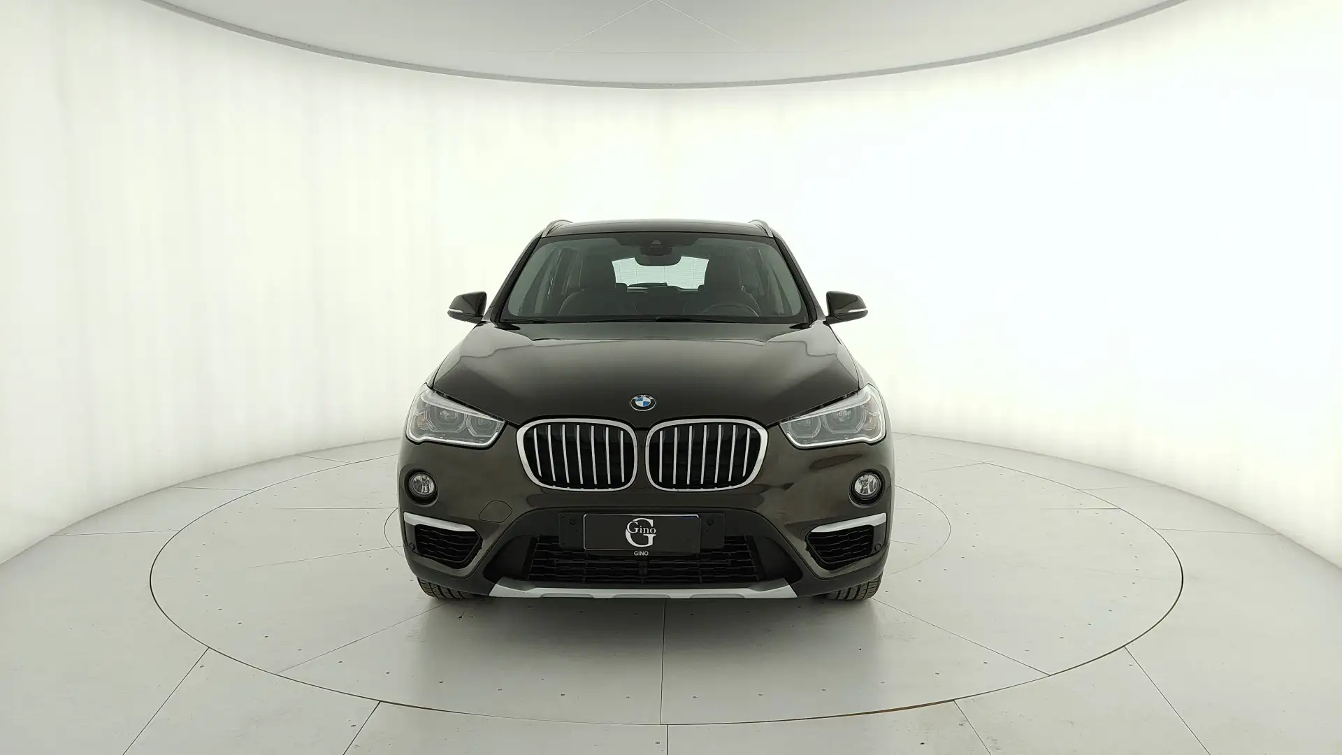 BMW X1 sdrive18i xLine 140cv Nero - 2