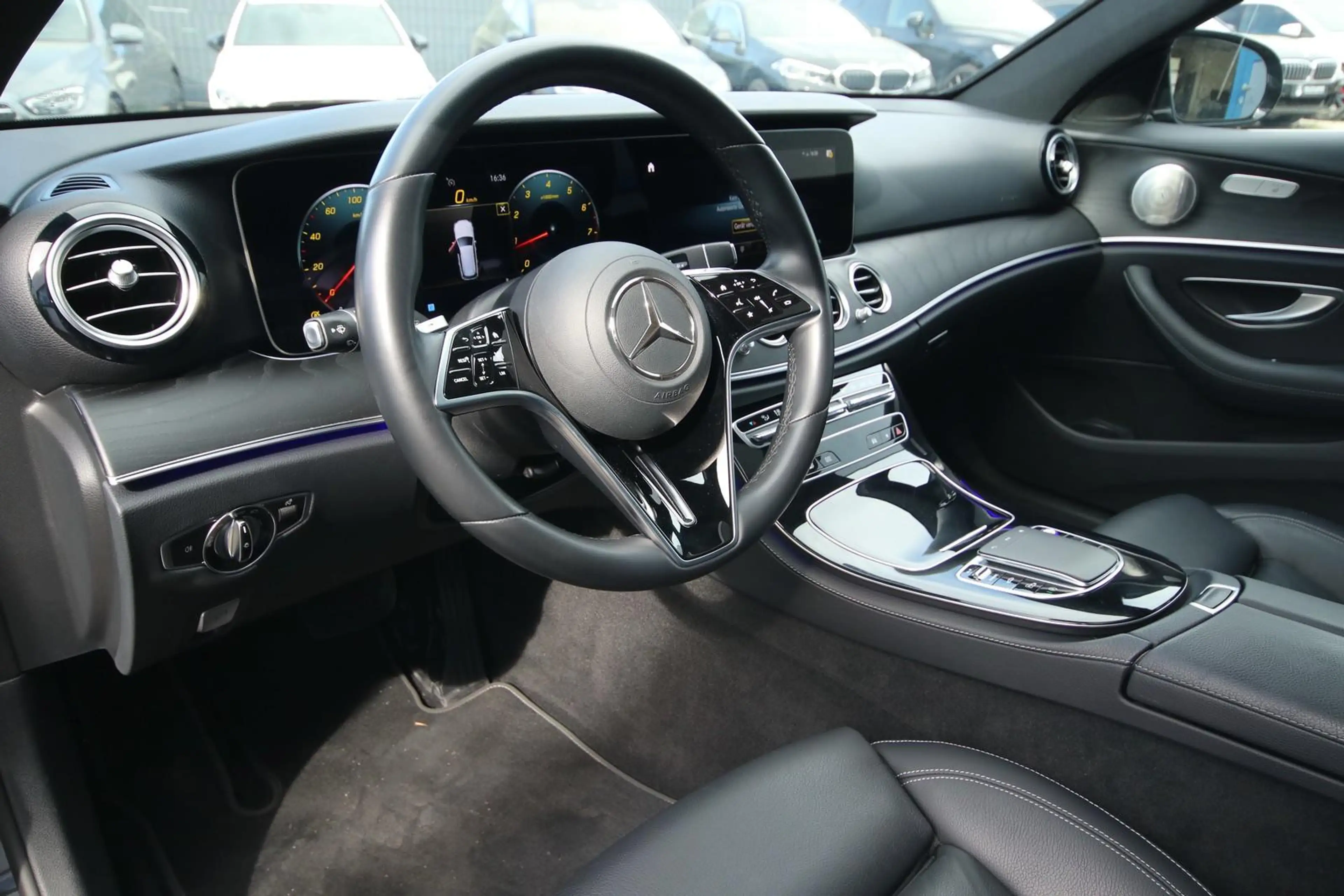 Mercedes-Benz E 450 4Matic T Pano Leder Kamera Luftfederung — photo 7