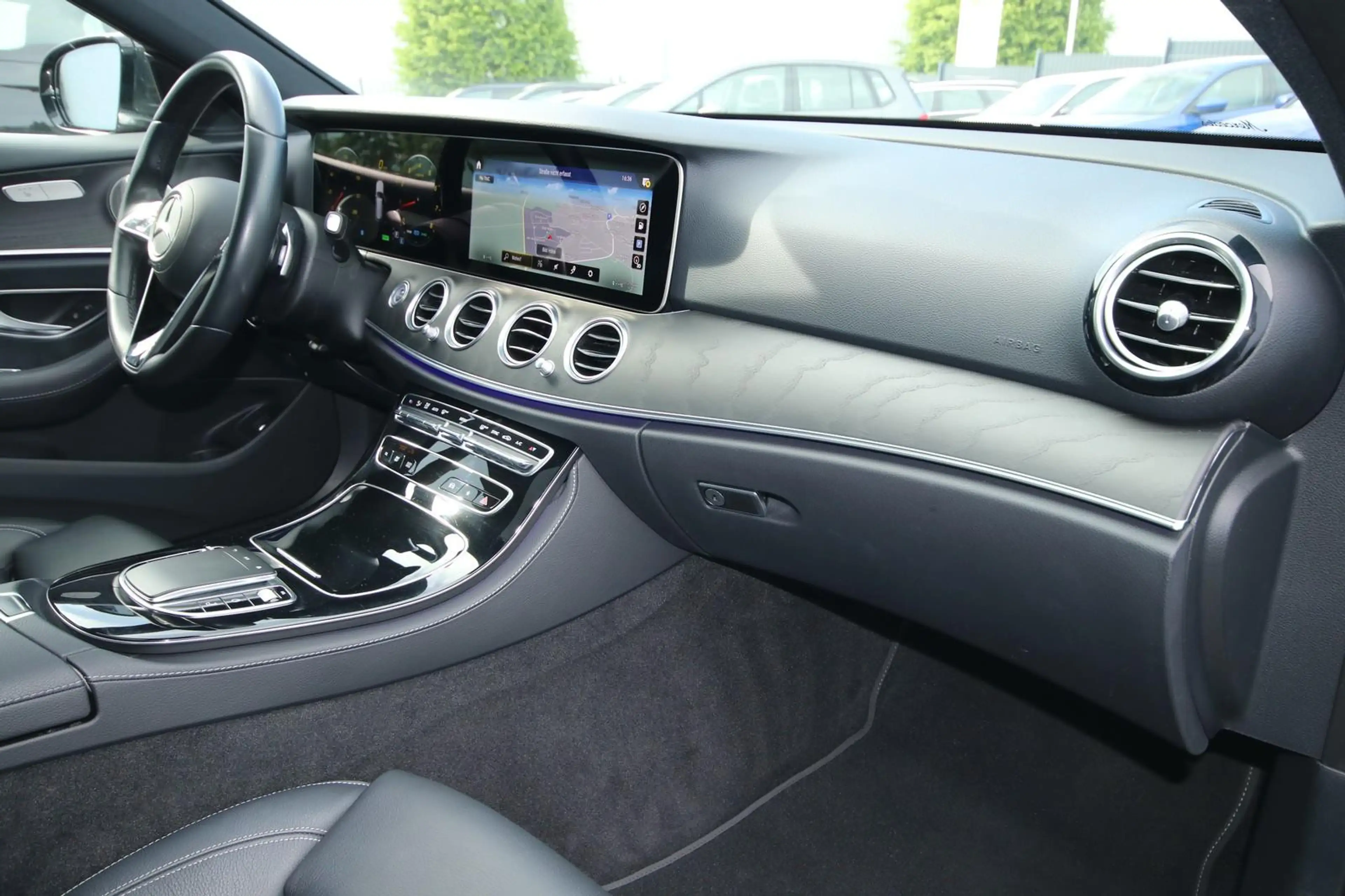 Mercedes-Benz E 450 4Matic T Pano Leder Kamera Luftfederung — photo 8