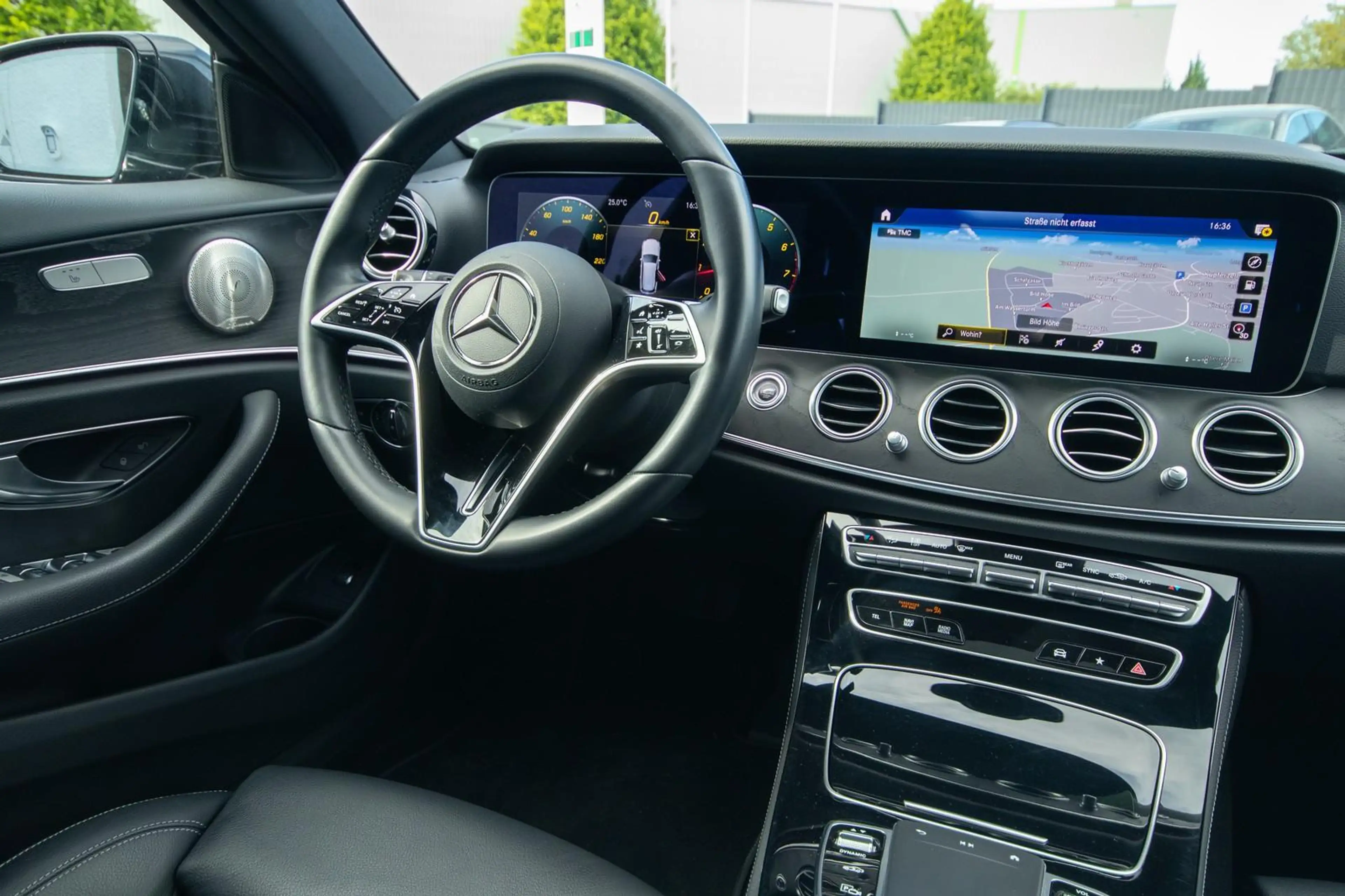 Mercedes-Benz E 450 4Matic T Pano Leder Kamera Luftfederung — photo 9