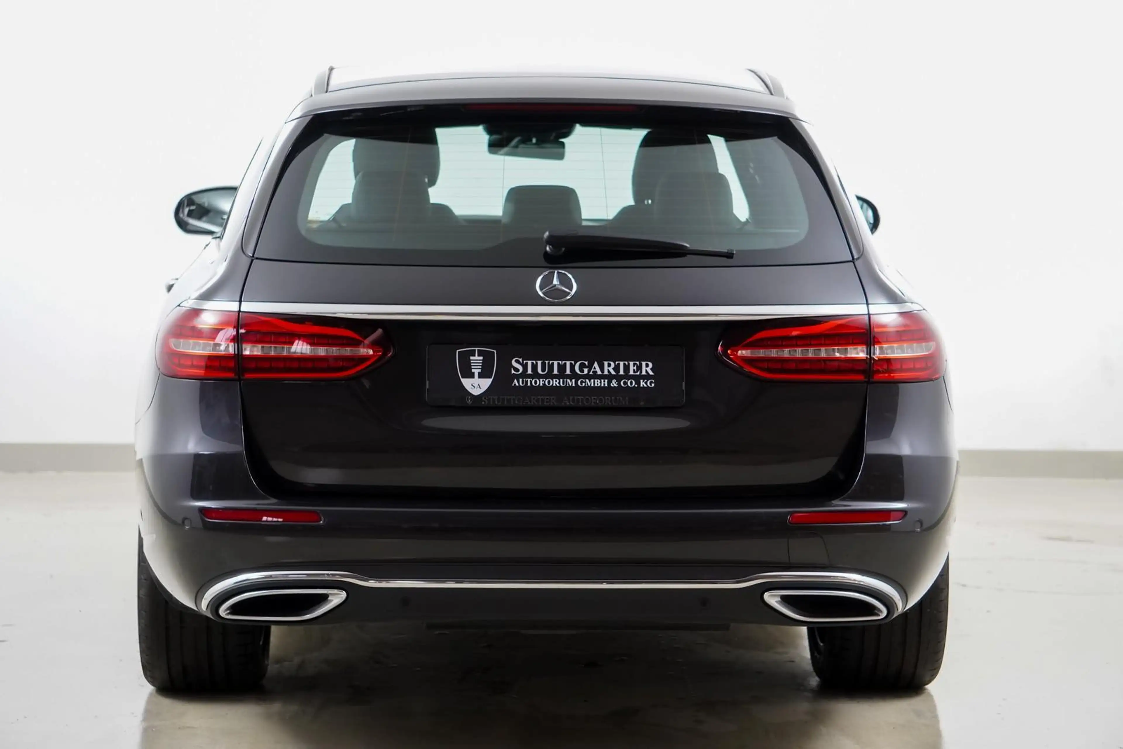 Mercedes-Benz E 450 4Matic T Pano Leder Kamera Luftfederung — photo 5