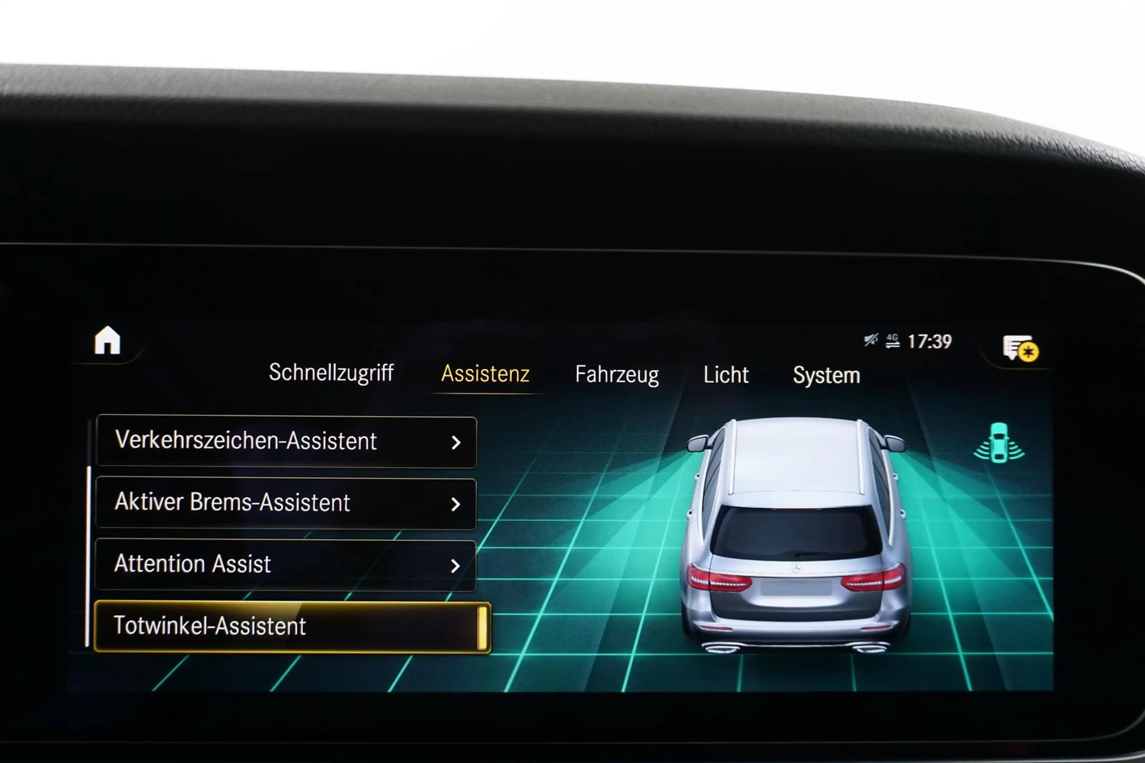 Mercedes-Benz E 450 4Matic T Pano Leder Kamera Luftfederung — photo 11