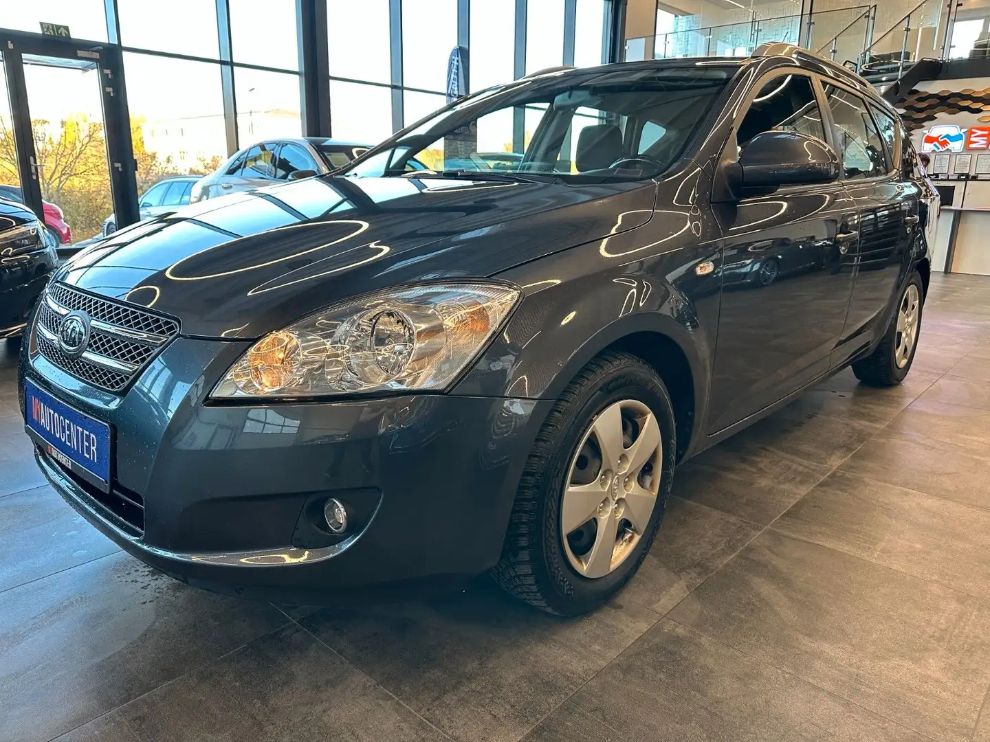 Kia Ceed SW / cee'd SW cee´d Sportswagon Vision*2. Hand*Klima*AHK*SHZ* Grau - 2