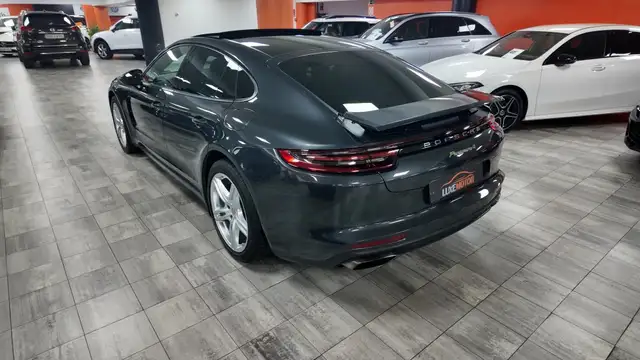 Porsche Panamera view 4