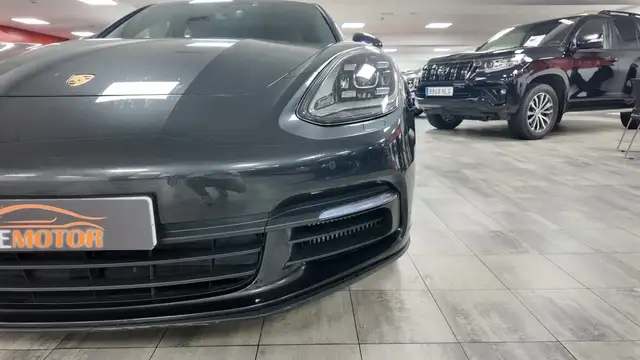 Porsche Panamera view 9