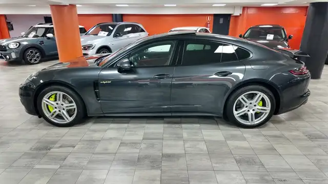 Porsche Panamera view 3