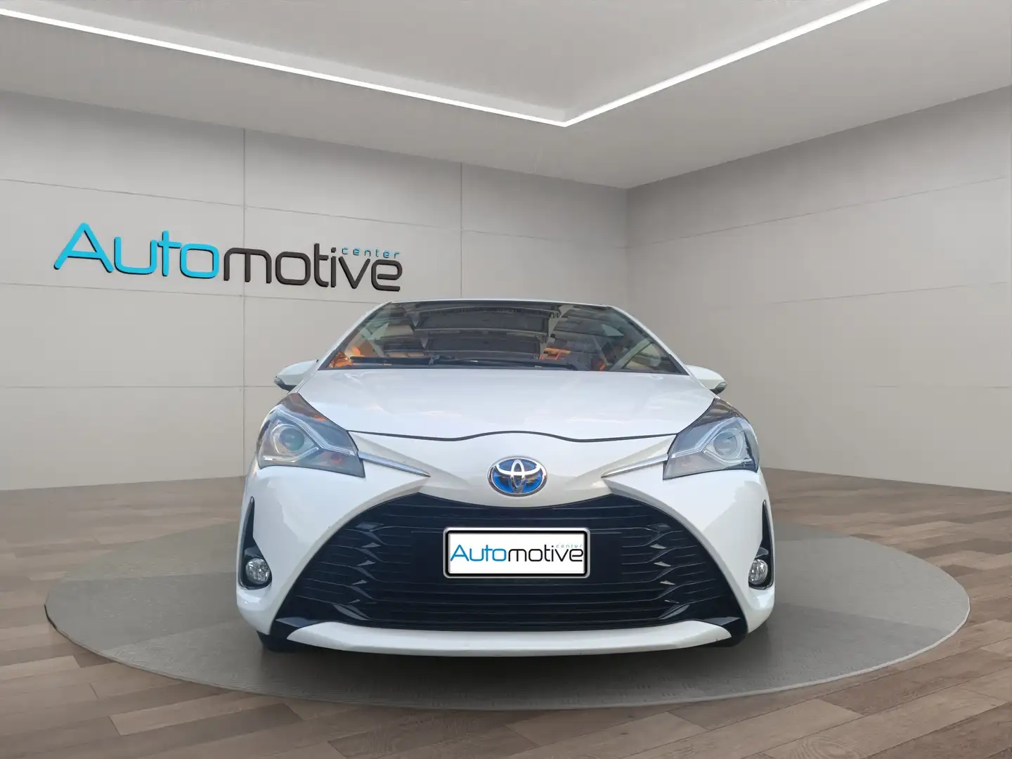 Toyota Yaris 2017 5p 1.5h Cool Weiß - 2