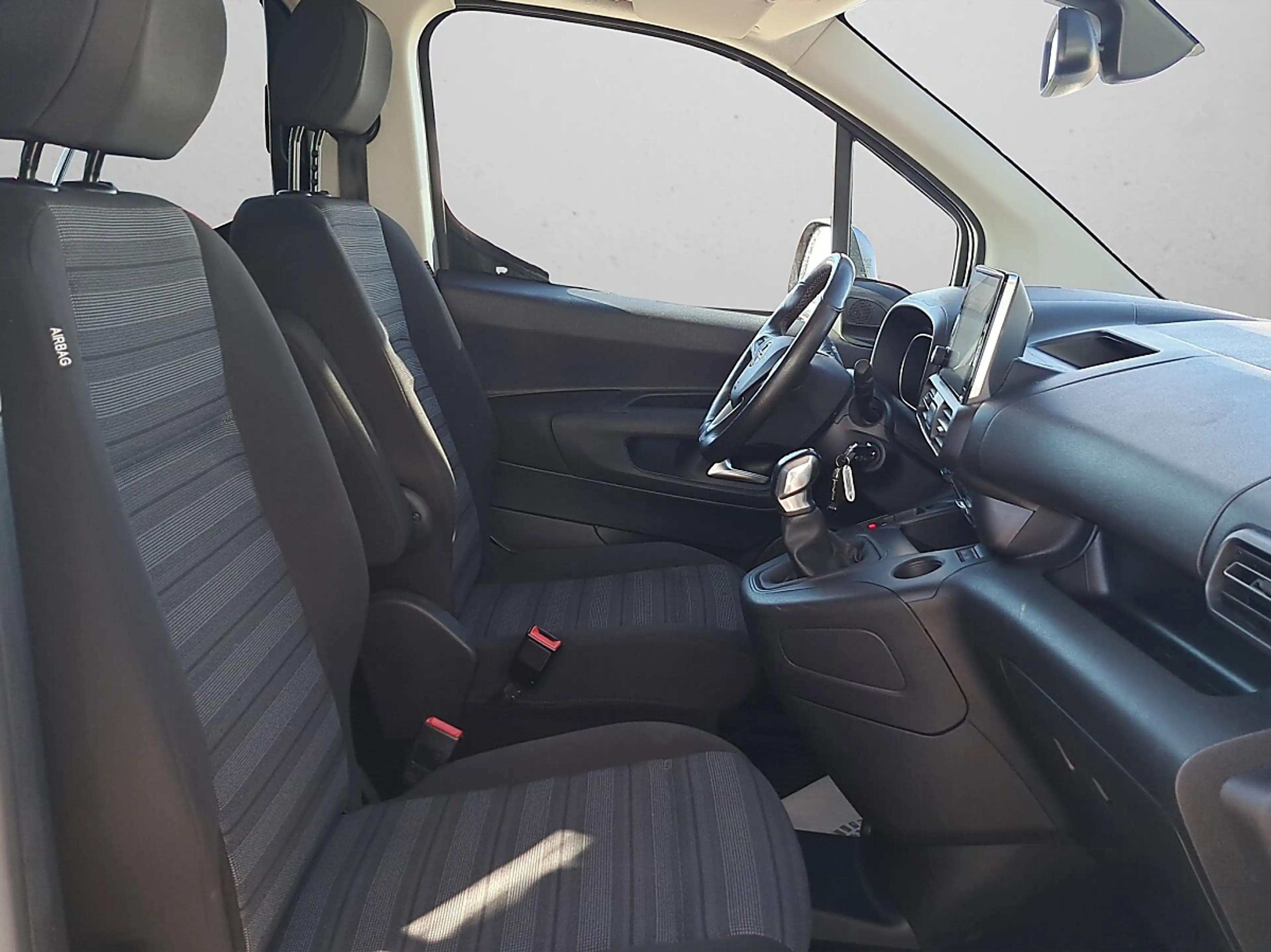 Opel Combo Life 1,5 Diesel L Life 7-Sitzer — photo 15