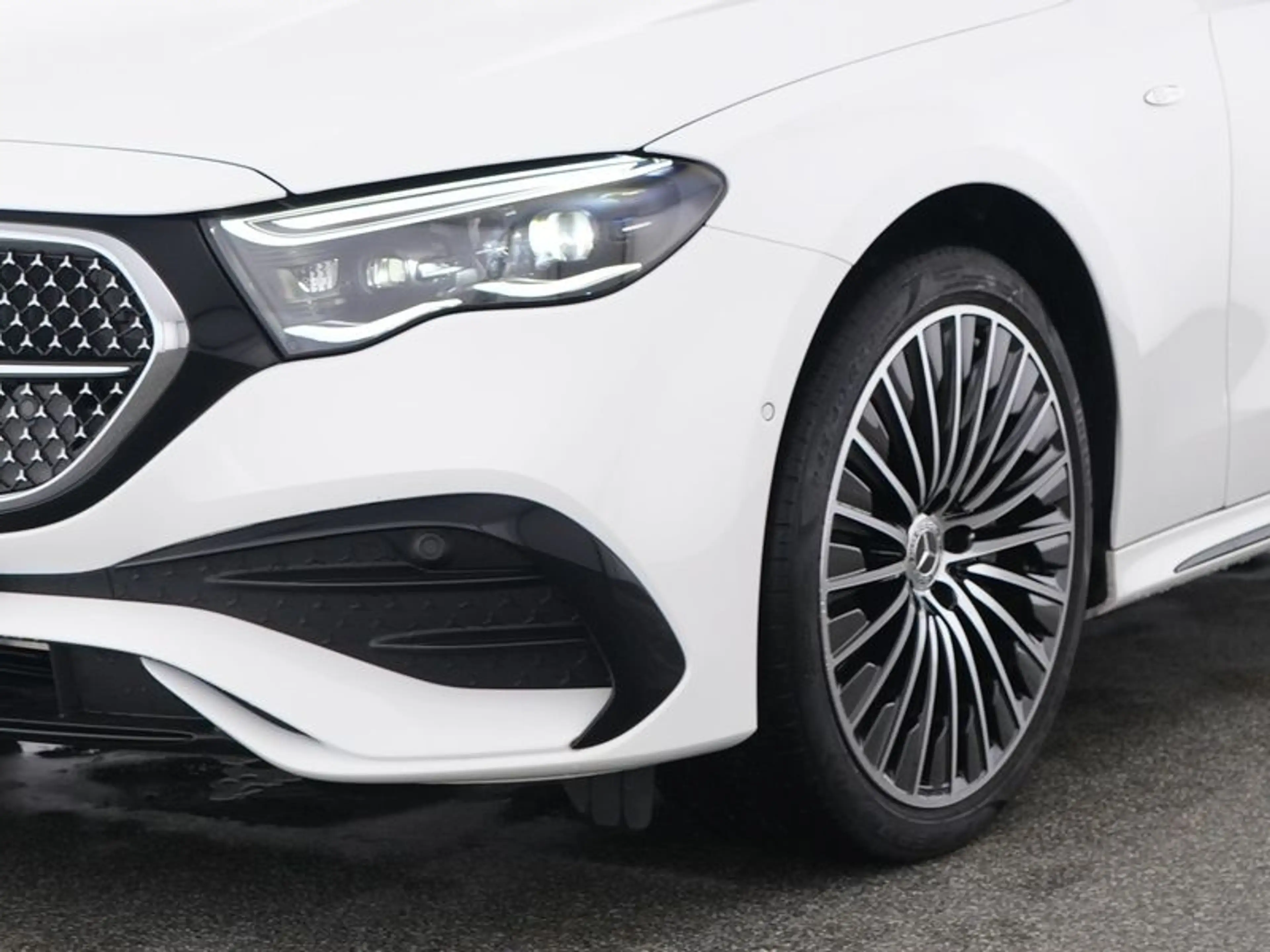 Mercedes-Benz E 400 e 4M AMG-Sport/Super/Pano/Burm/Night/Leder — photo 4