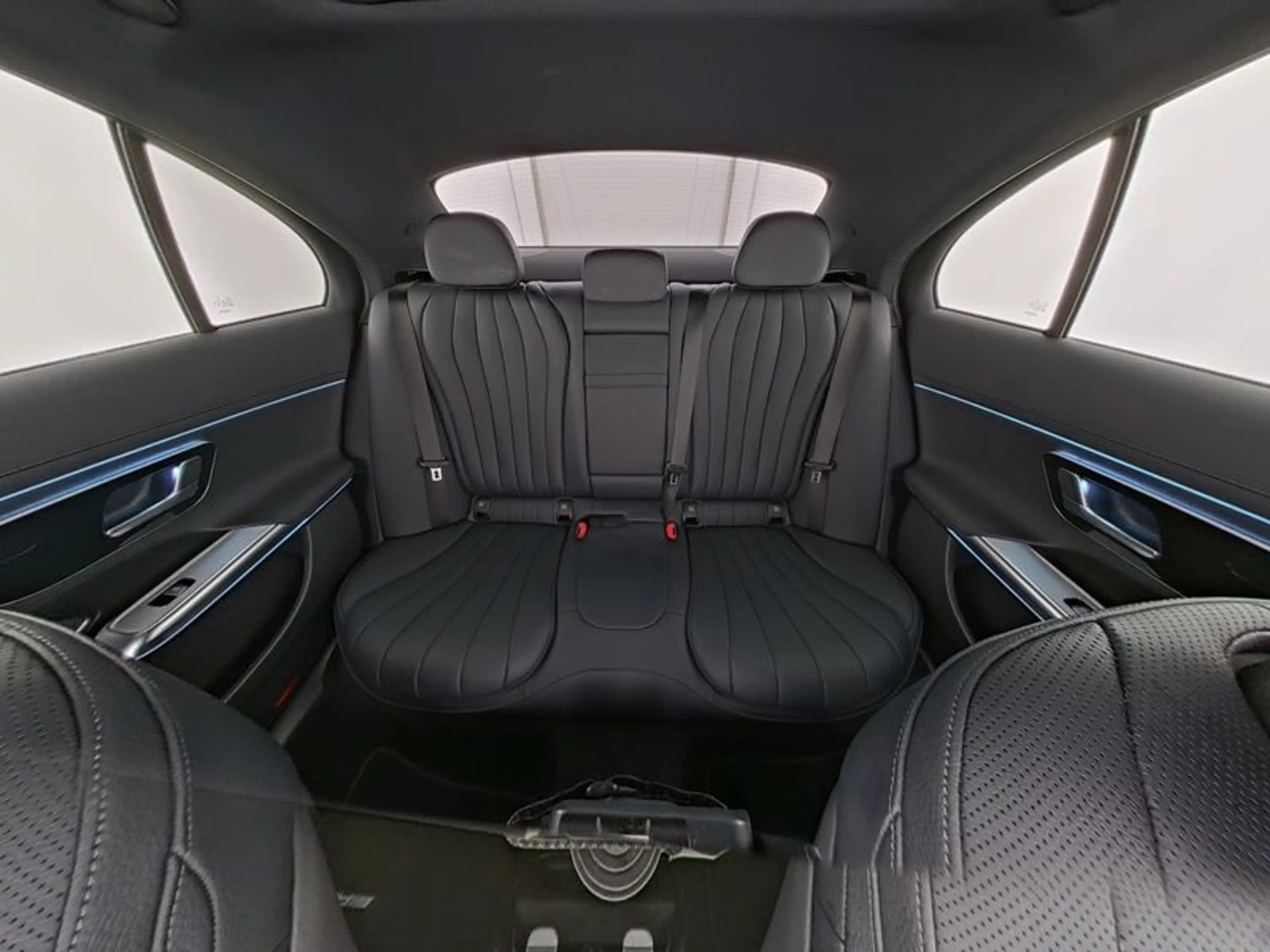 Mercedes-Benz E 400 e 4M AMG-Sport/Super/Pano/Burm/Night/Leder — photo 10