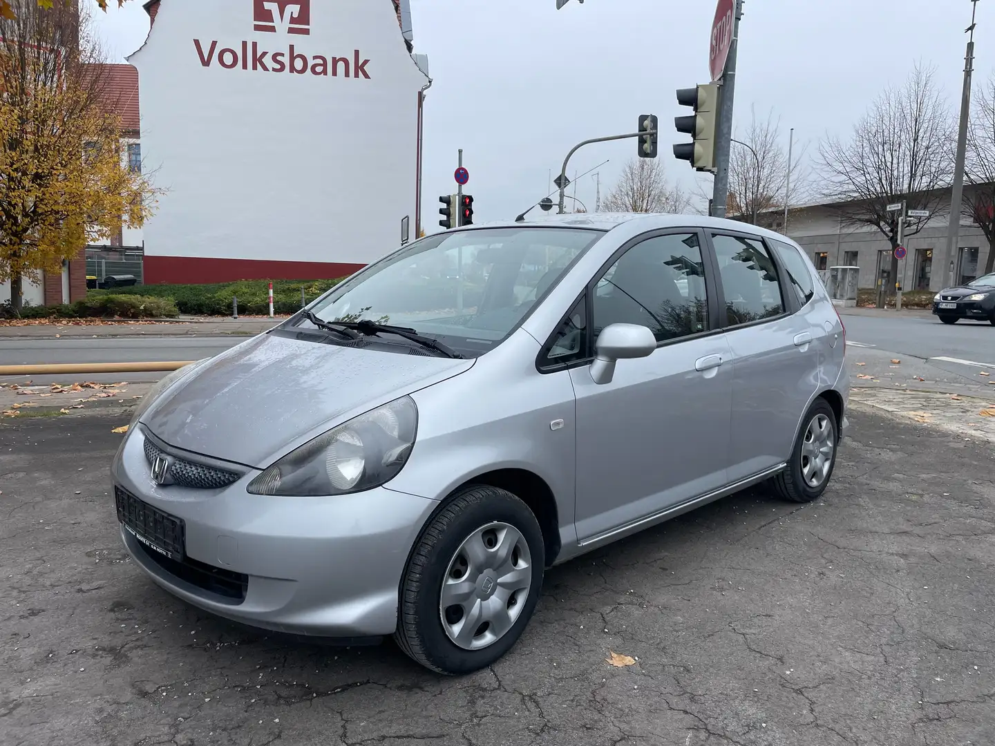 Honda Jazz *2-HAND*TÜV/AU 11/2027*KLIMA*SCHECKHEFT* Silber - 1