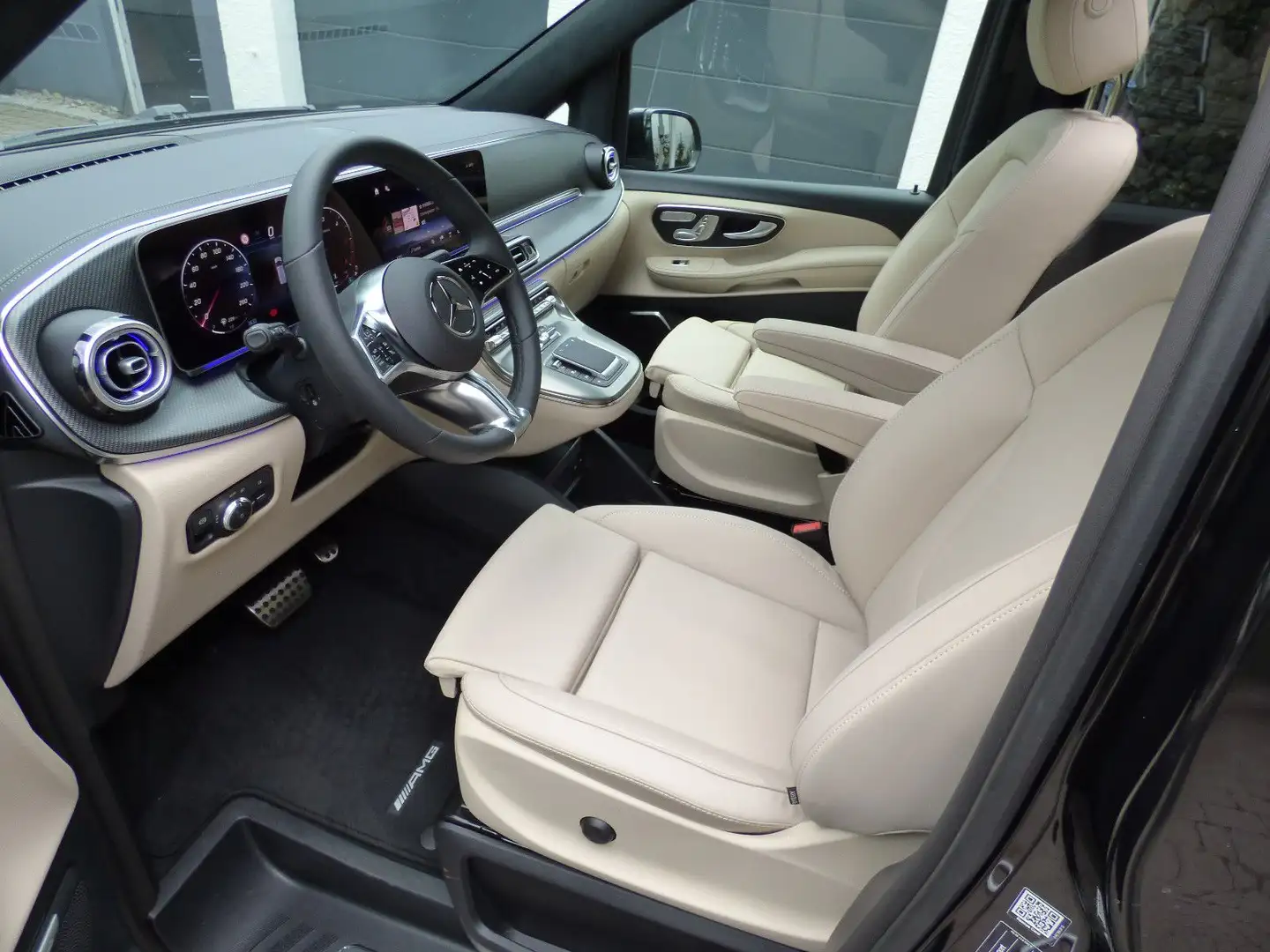 Mercedes-Benz V 300 d 4-M*Lang*AMG P*VIP LuxusSitze*Nappa*Pano* Schwarz - 2
