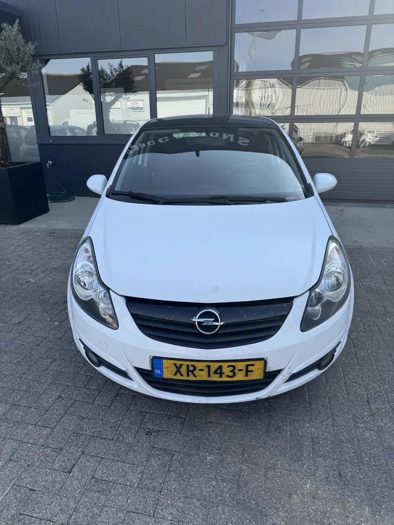 Opel Corsa 1.4-16V Wit - 2