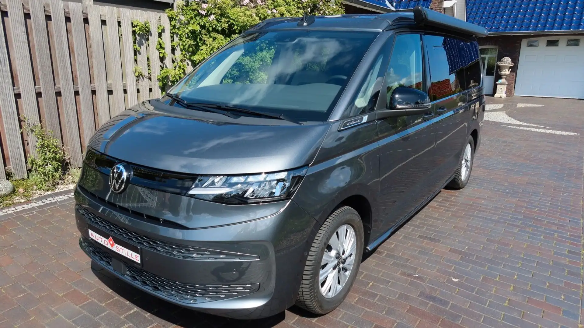 Volkswagen T7 California T7  California 2.0TDI Beach-Voll-UPE:85.237 Euro Grijs - 2