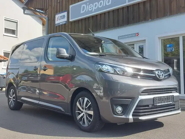 Toyota Proace Proace D-4D 2,0-l-D-4D L1 (8-Si.) Autm. Verso Shuttle Comfort