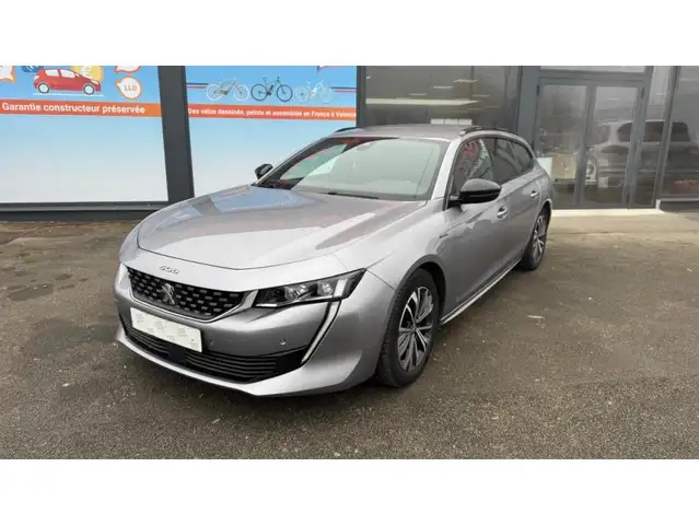 Peugeot GT Line 1.5 BlueHDi 130cv EAT8 + Sièges avant chauffants et massants + Hayon élec