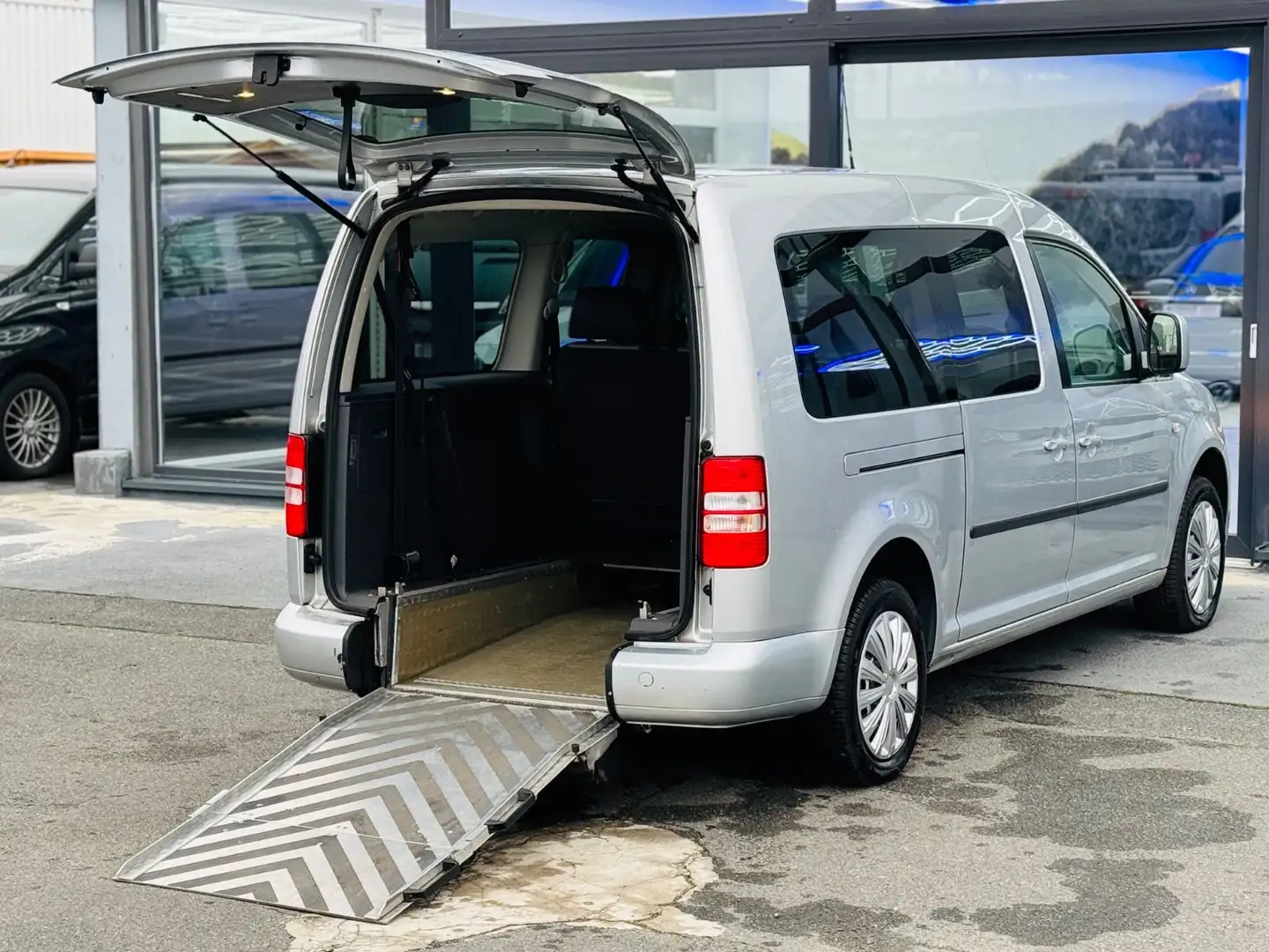 Volkswagen Caddy Maxi-Behindertengerecht-Rampe-Taxi Argent - 1
