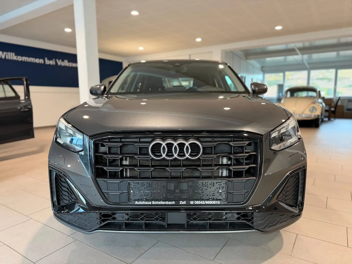 Audi Q2 *S line*DSG*MATRIX*KAMERA*ACC* Grau - 2