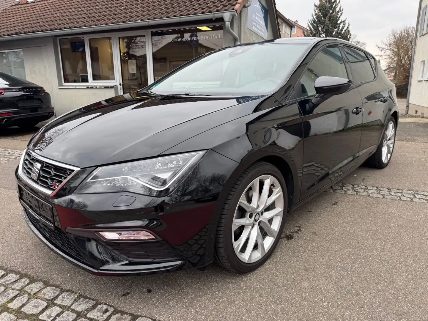 SEAT Leon FR Navi/ Leder/ Pano Schwarz - 1