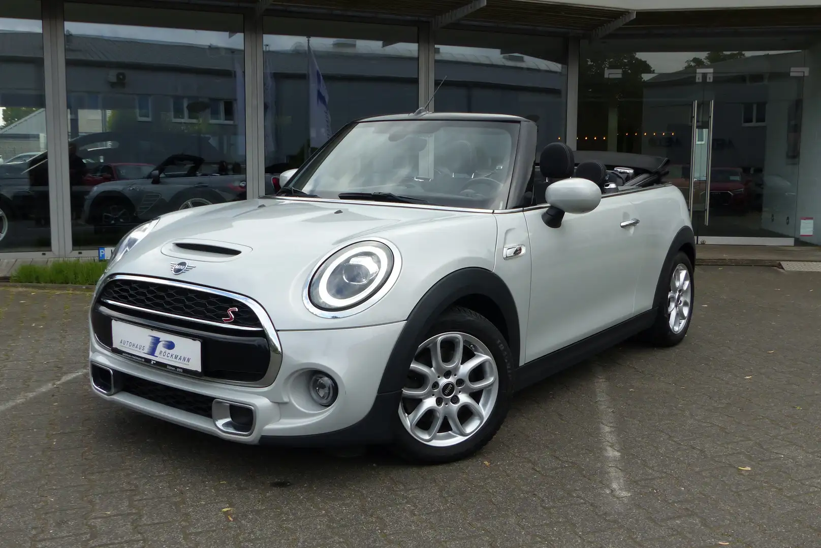 MINI Cooper S Cabrio Connected Media DAB Tempomat SHZ Silber - 1