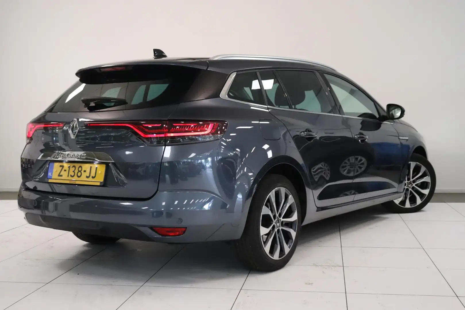 Renault Megane Estate 1.3 TCe 140 Techno | Camera | Climatronic | Grijs - 2