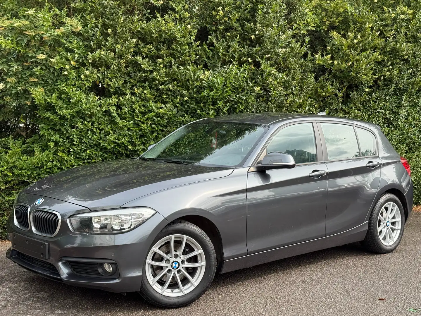 BMW 116 dA+BOITE AUTO+NAVI+AIRCO+JANTES+EU 6C Gri - 1