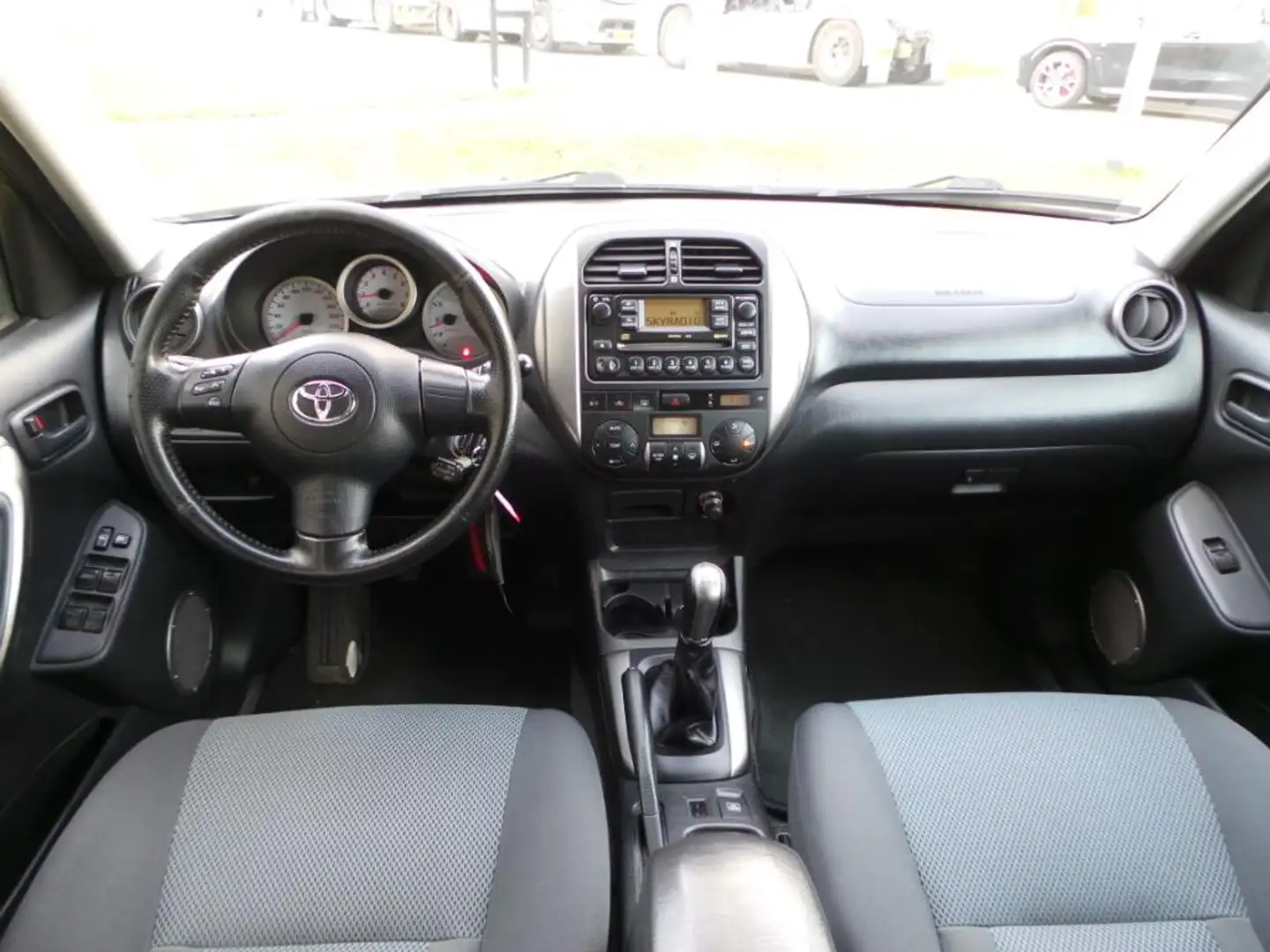 Toyota RAV 4 2.0-16V VVT-i Sol ( INRUIL MOGELIJK ) Grijs - 2