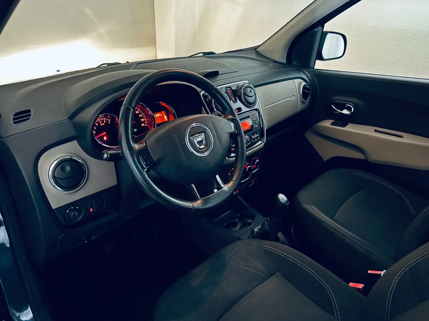 Dacia Lodgy Laureate Gris - 2