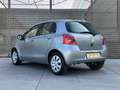 Toyota Yaris 1.3 VVTI SOL AIRCO LAGE KM !! 1e EIGENAAR !! Grau - thumbnail 4