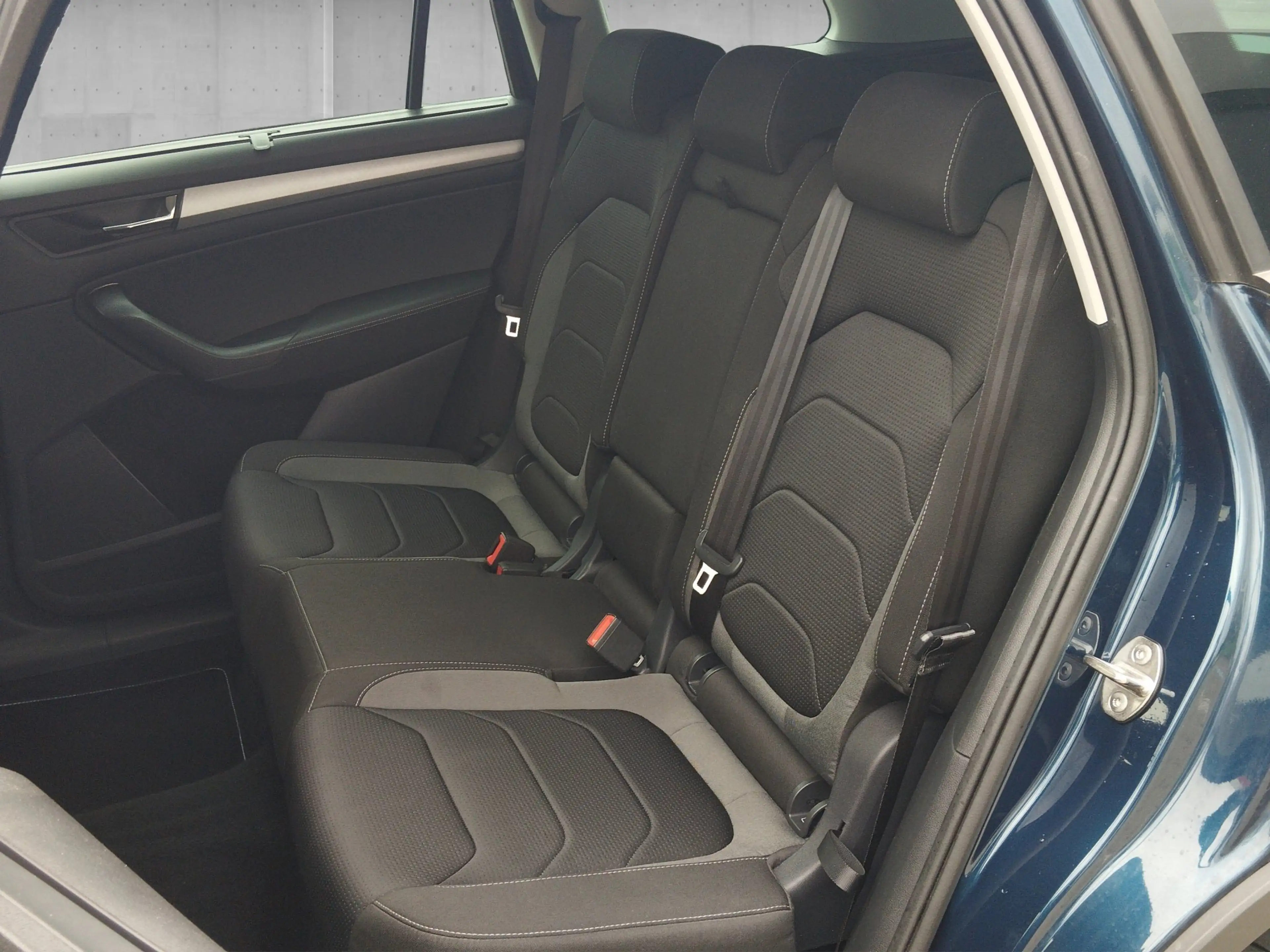 Skoda Kodiaq 2.0 TDI Tour 4xSHZ*ACC*AHK*AUT*DynLicht — photo 9