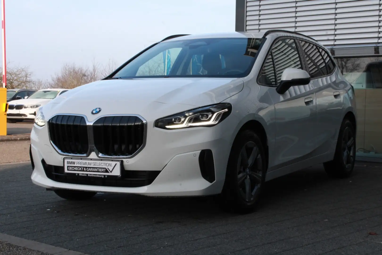 BMW 216 i Active Tourer Navi AdLED Kamera DAB SH Temp Blanc - 2
