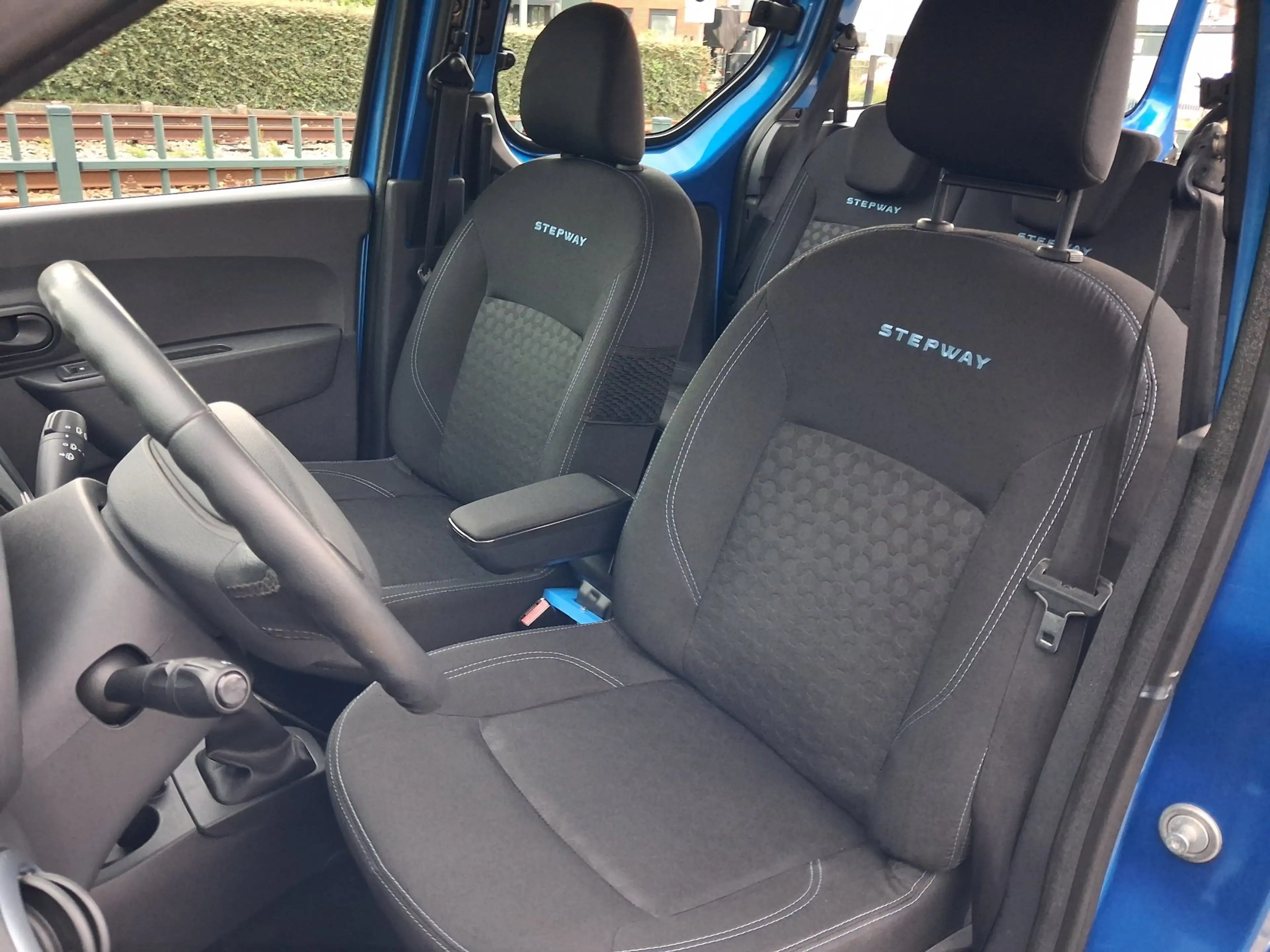 Dacia Dokker 1.2 TCe S&S Stepway airco cruise navi recent nieuw — photo 25