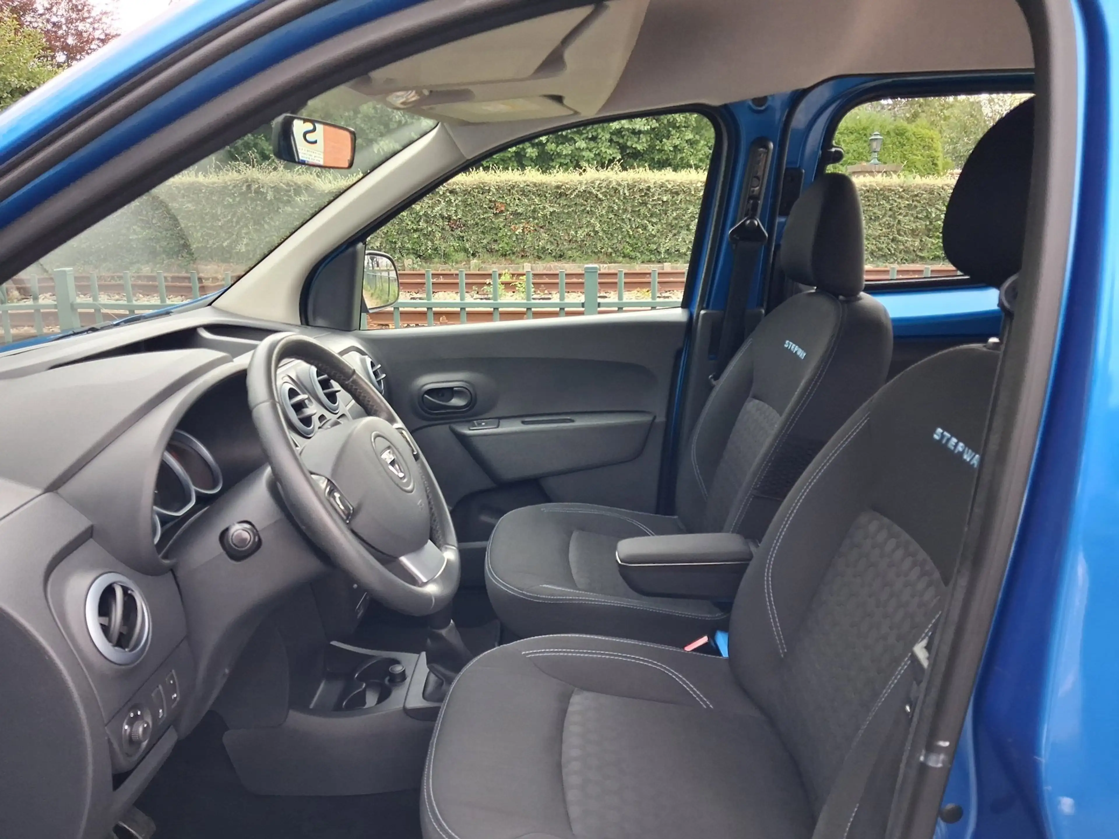 Dacia Dokker 1.2 TCe S&S Stepway airco cruise navi recent nieuw — photo 26
