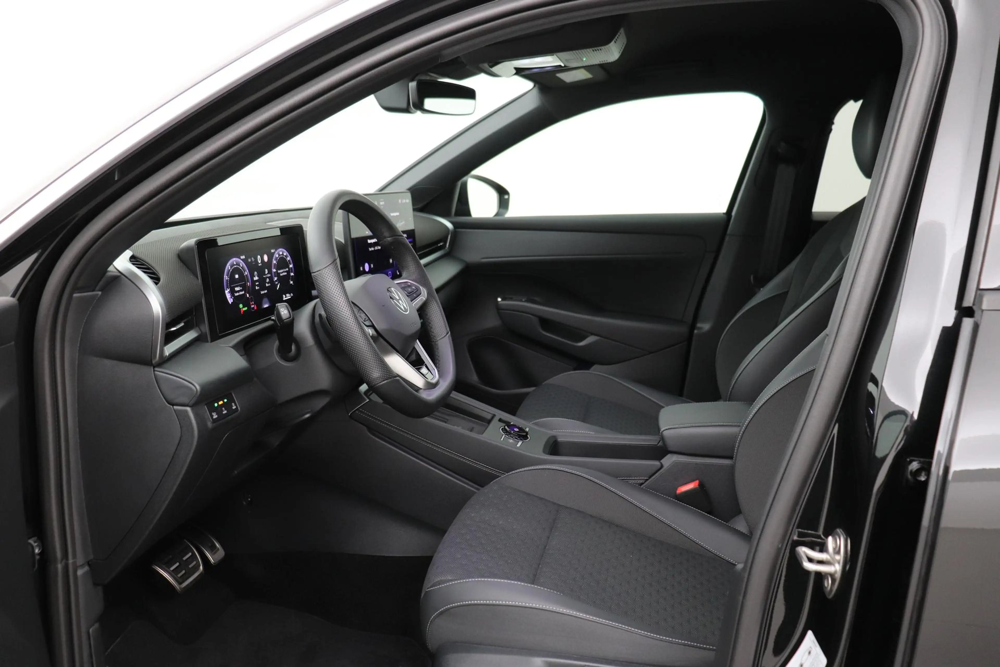Volkswagen T-Roc 1.5 eTSI R-Line | ACC | Trekhaak | BLIS | Camera | — photo 3
