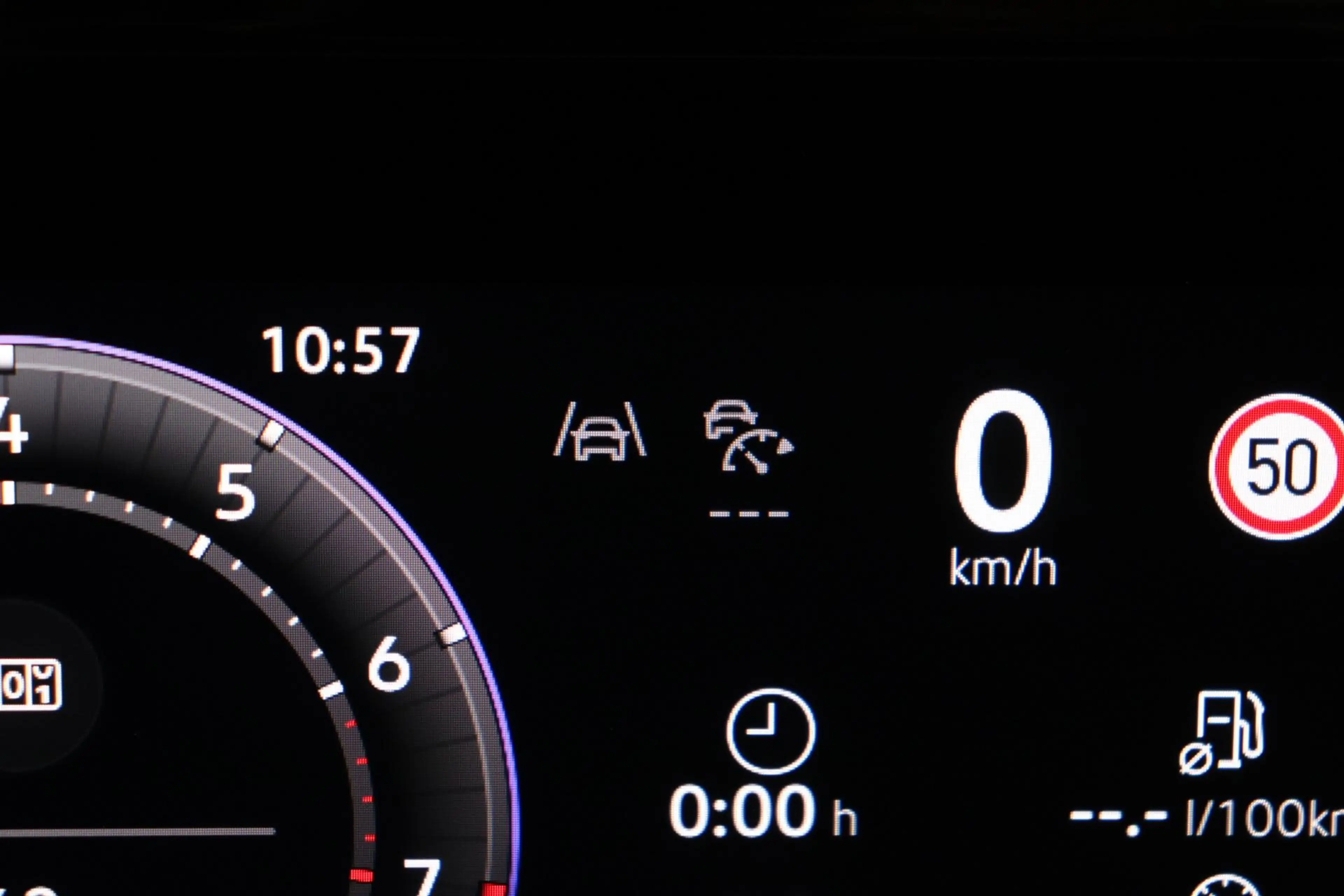 Volkswagen T-Roc 1.5 eTSI R-Line | ACC | Trekhaak | BLIS | Camera | — photo 19