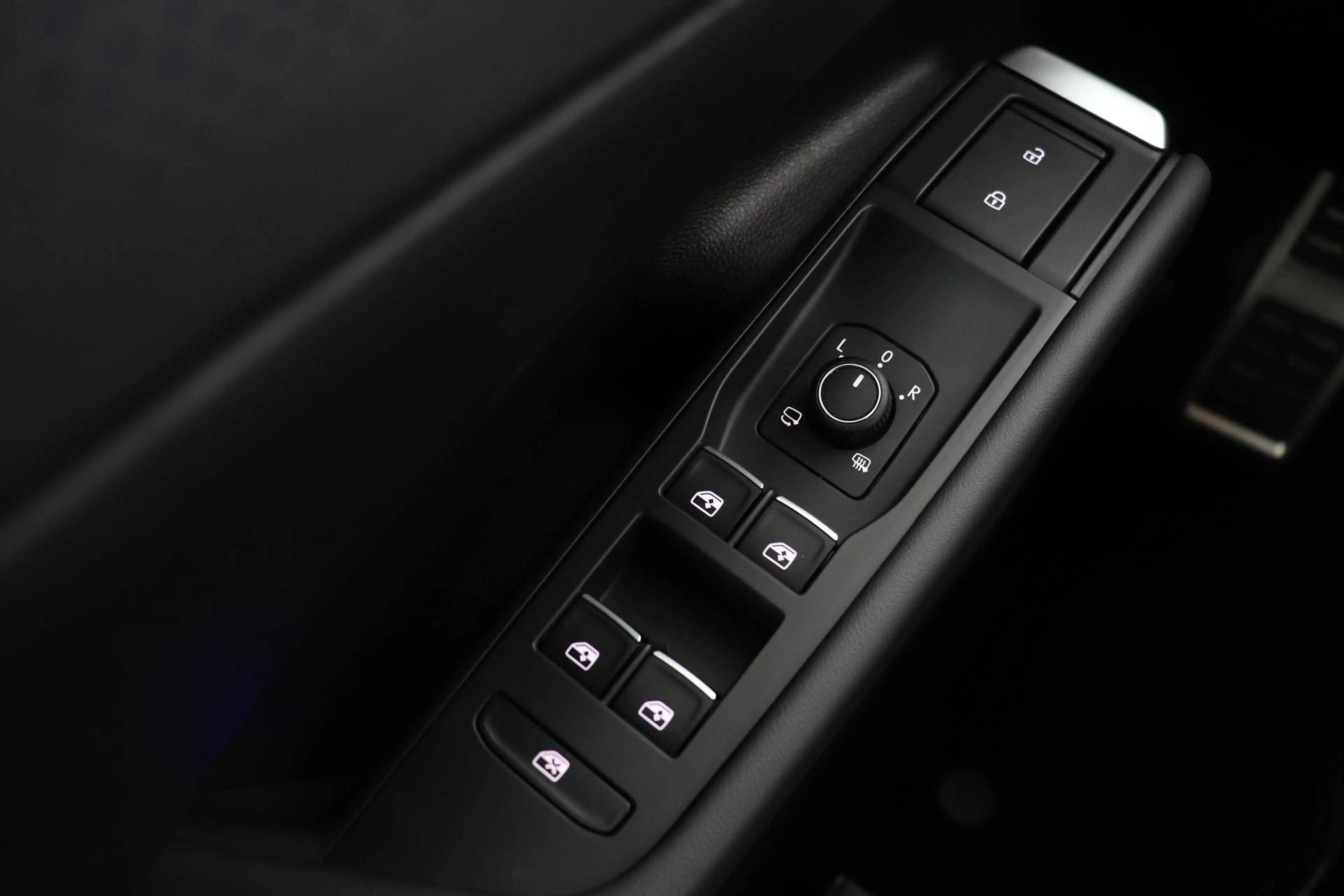Volkswagen T-Roc 1.5 eTSI R-Line | ACC | Trekhaak | BLIS | Camera | — photo 43