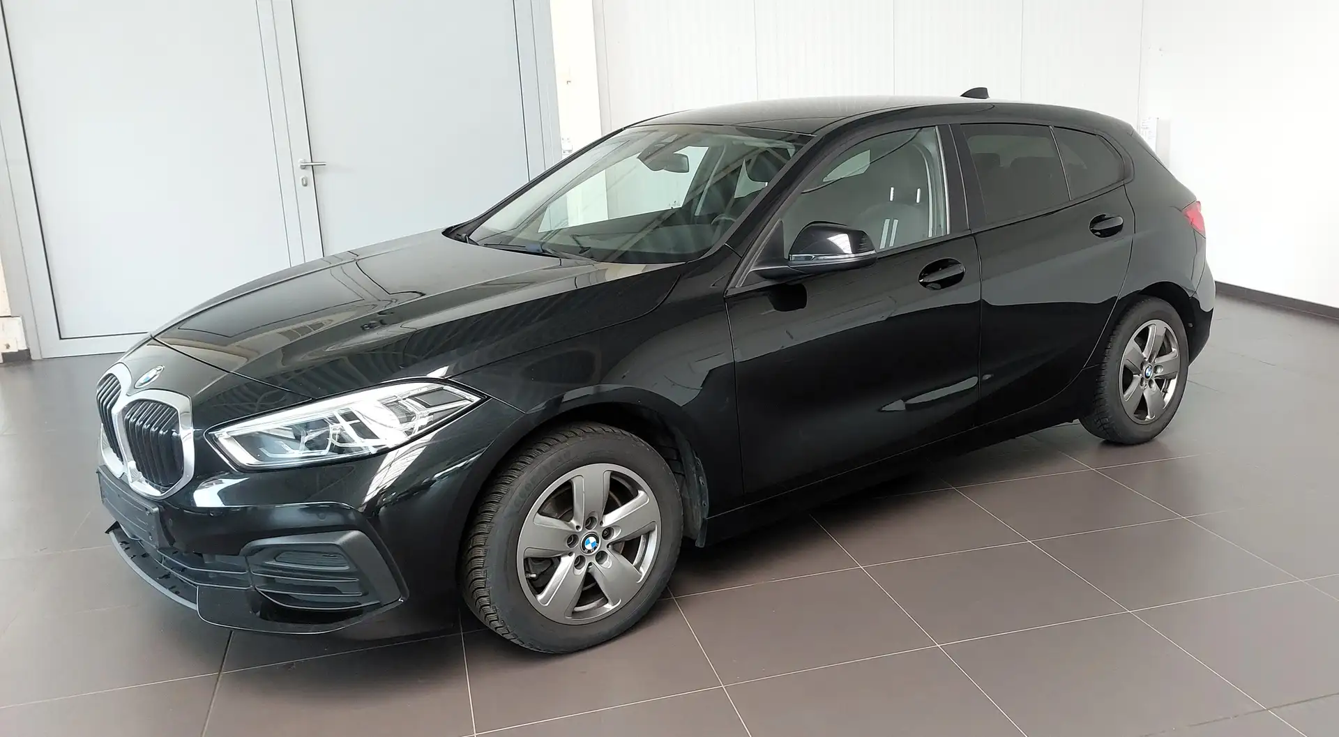 BMW 116 dA AdBlue (EU6AP) Sportline Edition Zwart - 1