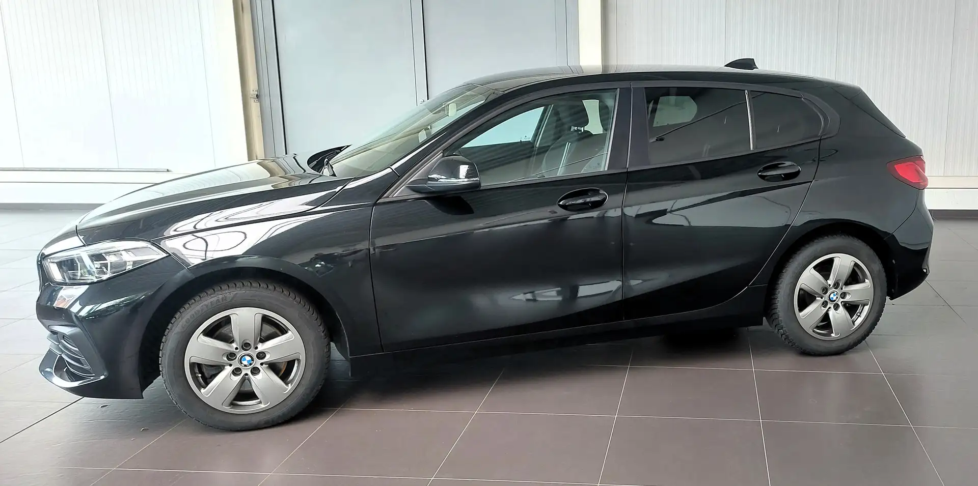 BMW 116 dA AdBlue (EU6AP) Sportline Edition Zwart - 2