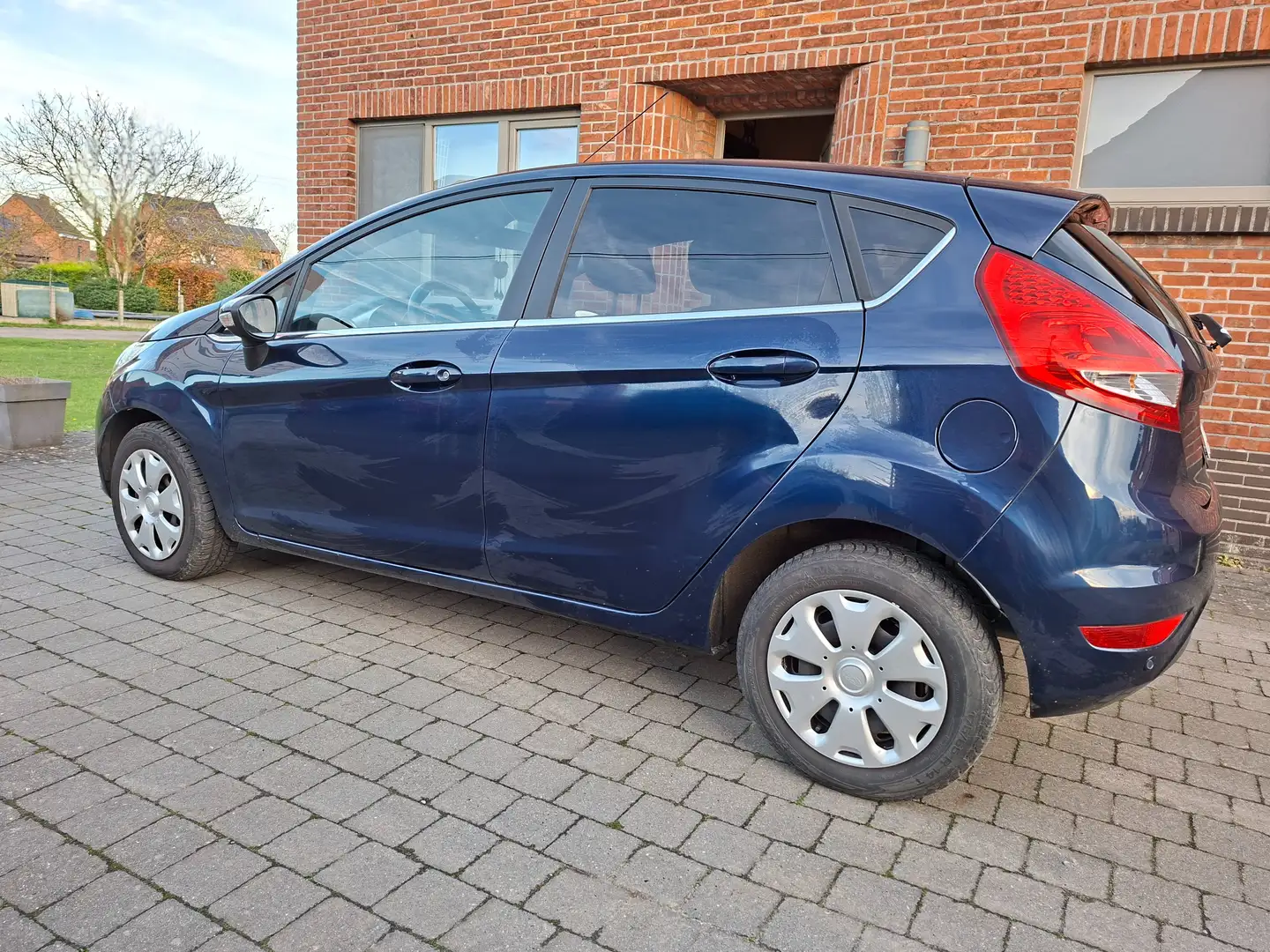 Ford Fiesta Fiesta 1.25 Ambiente Bleu - 1