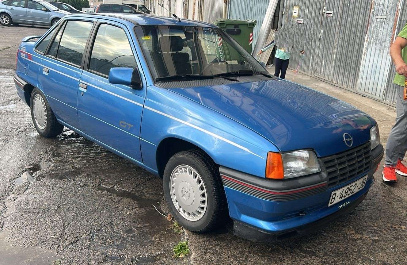 Opel Kadett 1.8i gt 112cv - foto 1