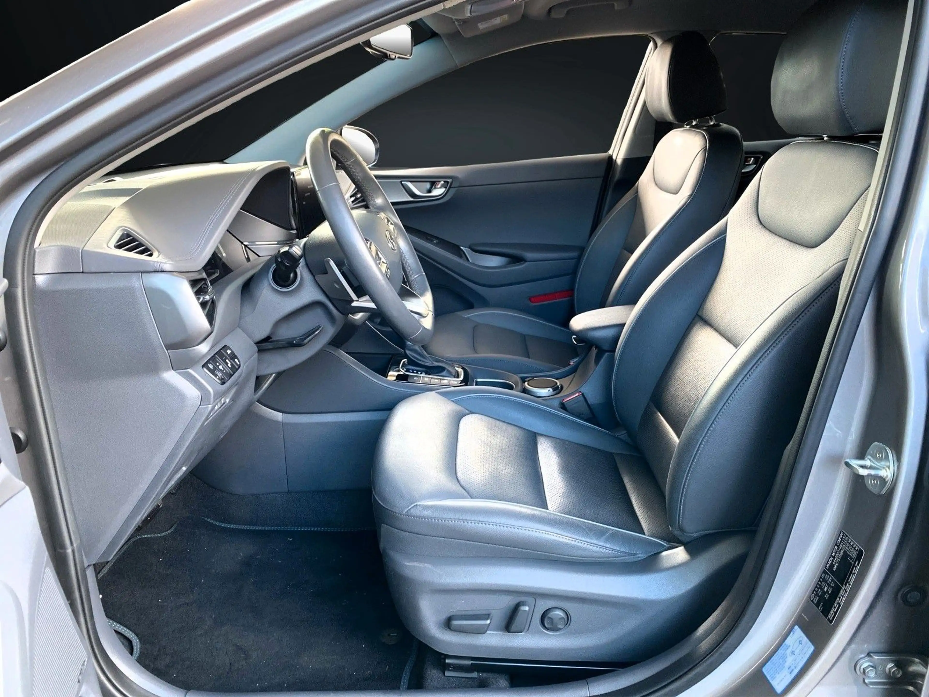 Hyundai IONIQ 1,6 GDI PRIME PLUG-IN-HYBRID KAMERA-ACC — photo 12